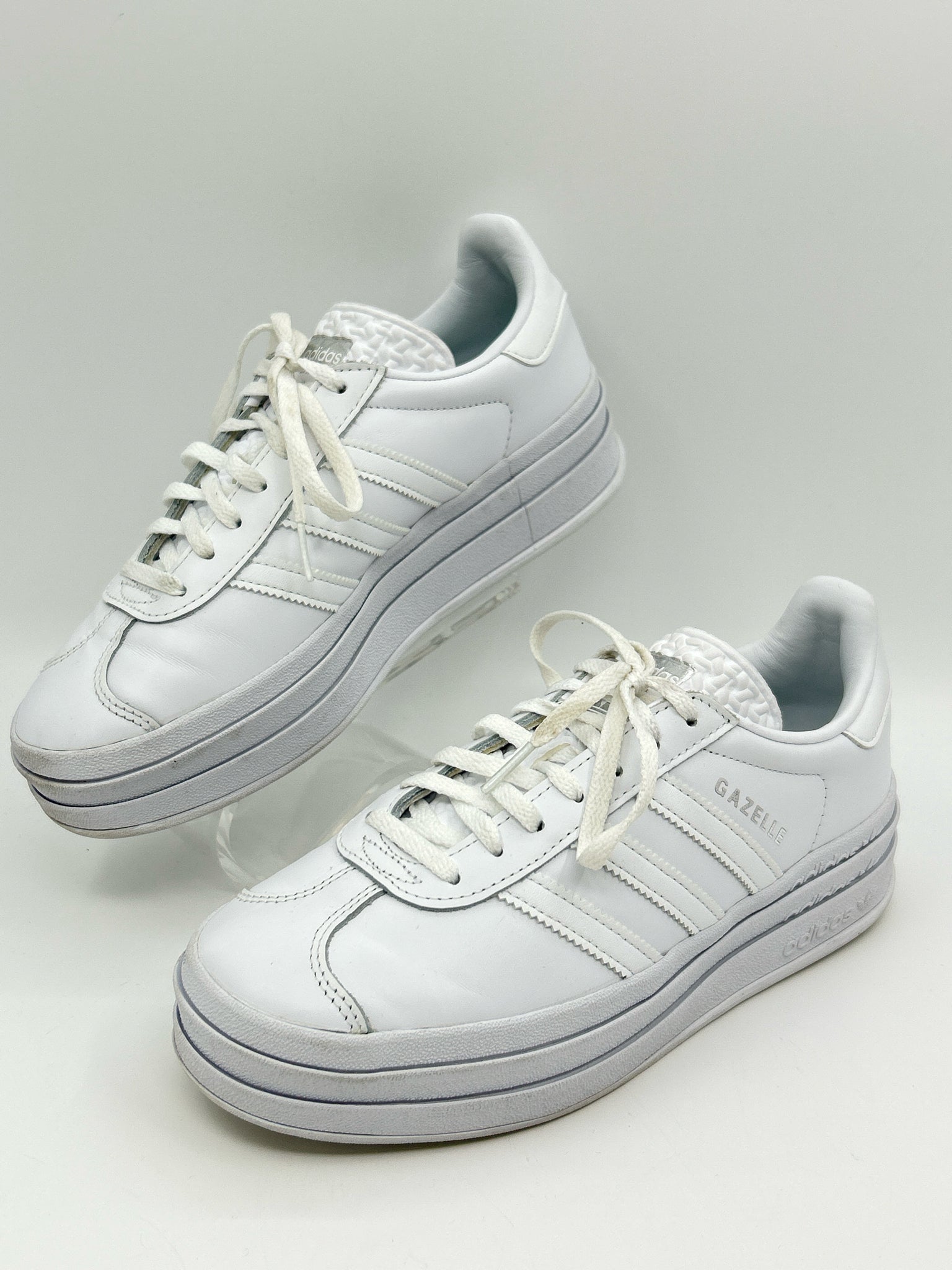 ADIDAS Size 7.5 White Women Sneakers
