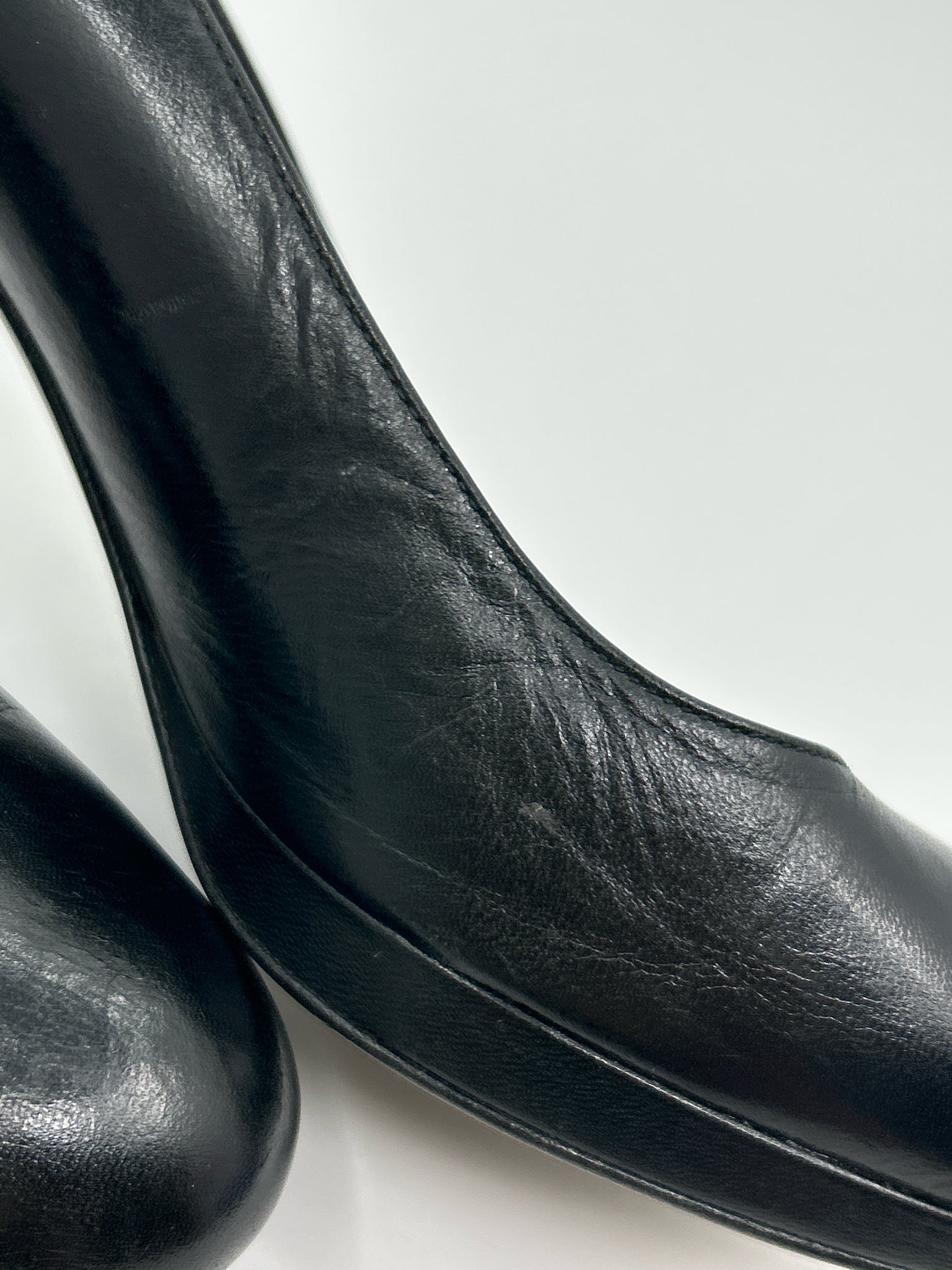 STUART WEITZMAN Size 8.5M Black Women Pumps