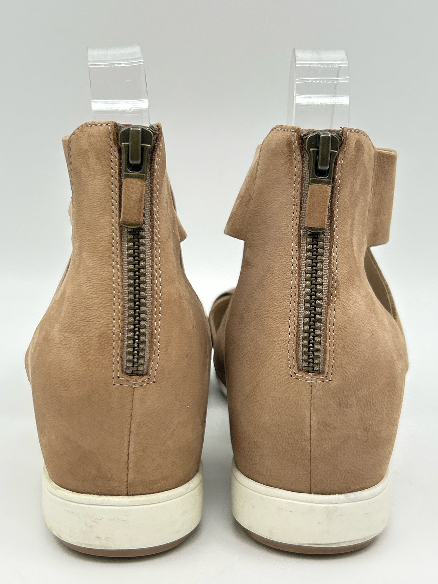 EILEEN FISHER Size 8 TAUPE AND WHITE Women Sandal