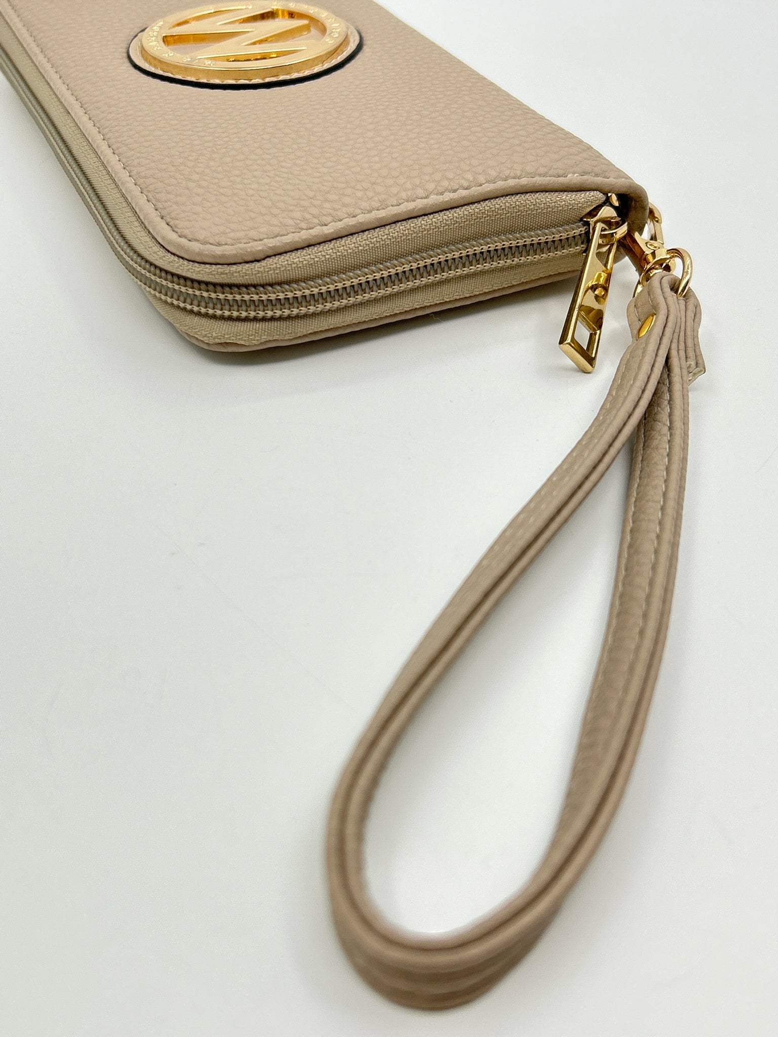 MFK by MIA K NWT nude Women Purse