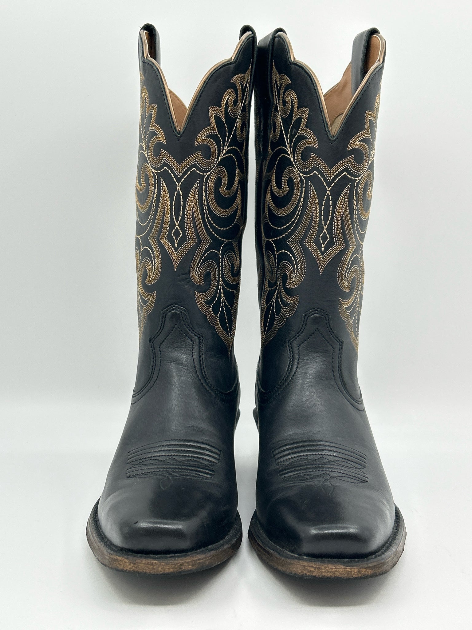 ARIAT Size 6.5B black and brown Women Boots