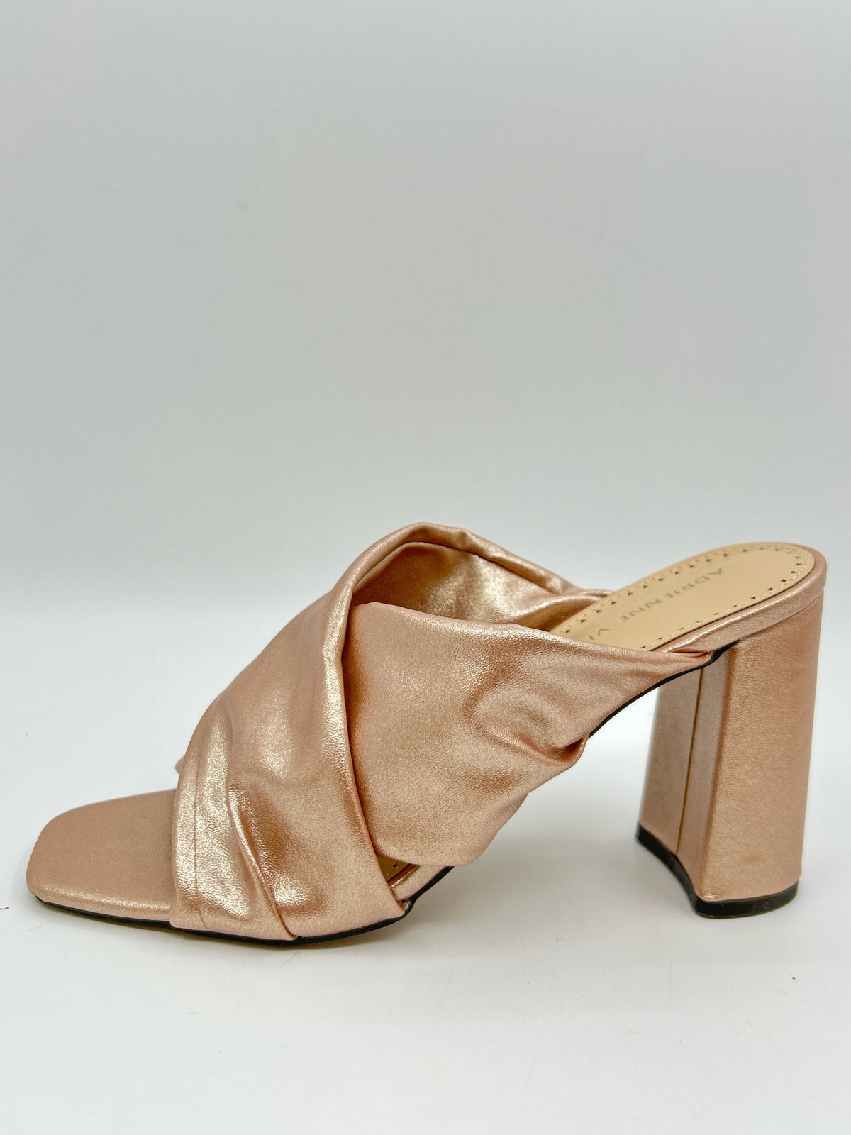 ADRIENNE VITTADINI Size 8M Champagne Women Pumps
