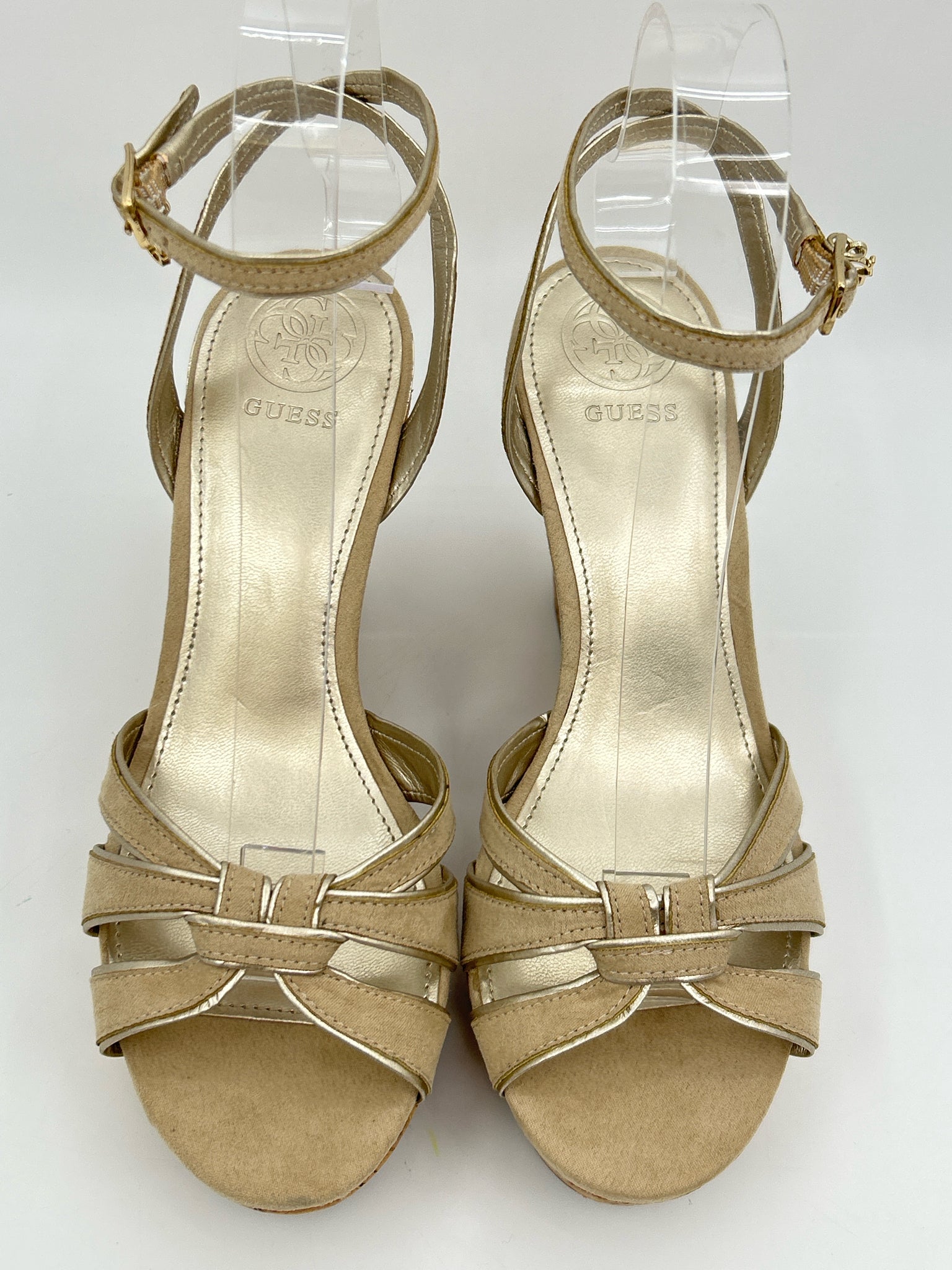 GUESS NIB Size 7M Beige Women Sandal NIB