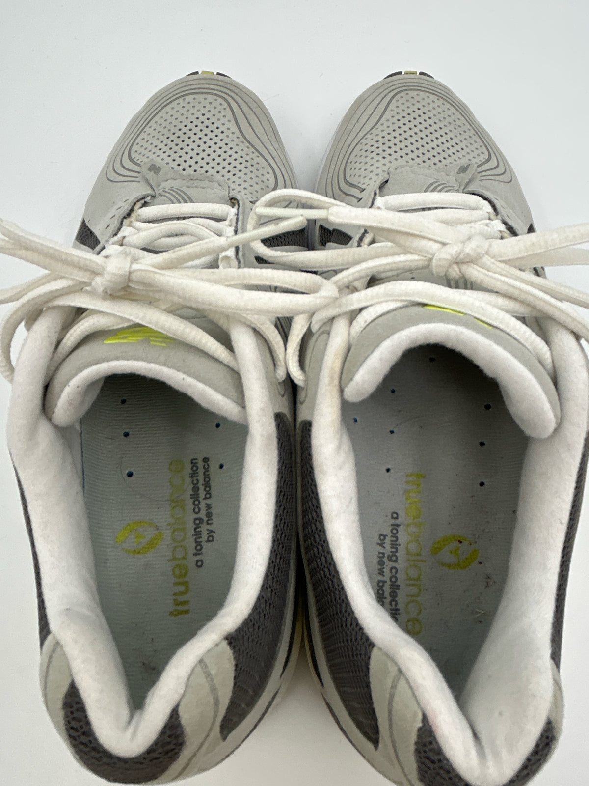 NEW BALANCE Size 9 light grey Women Sneakers