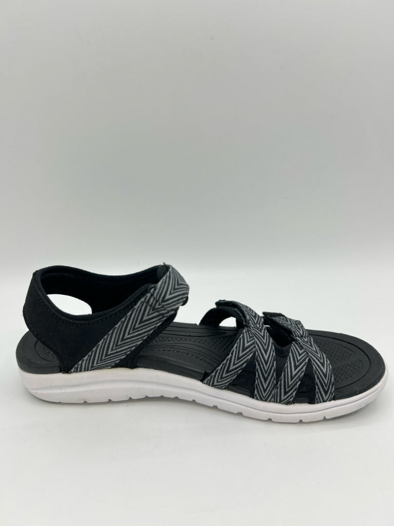 RYKA Size 7.5 Black and White Sandal