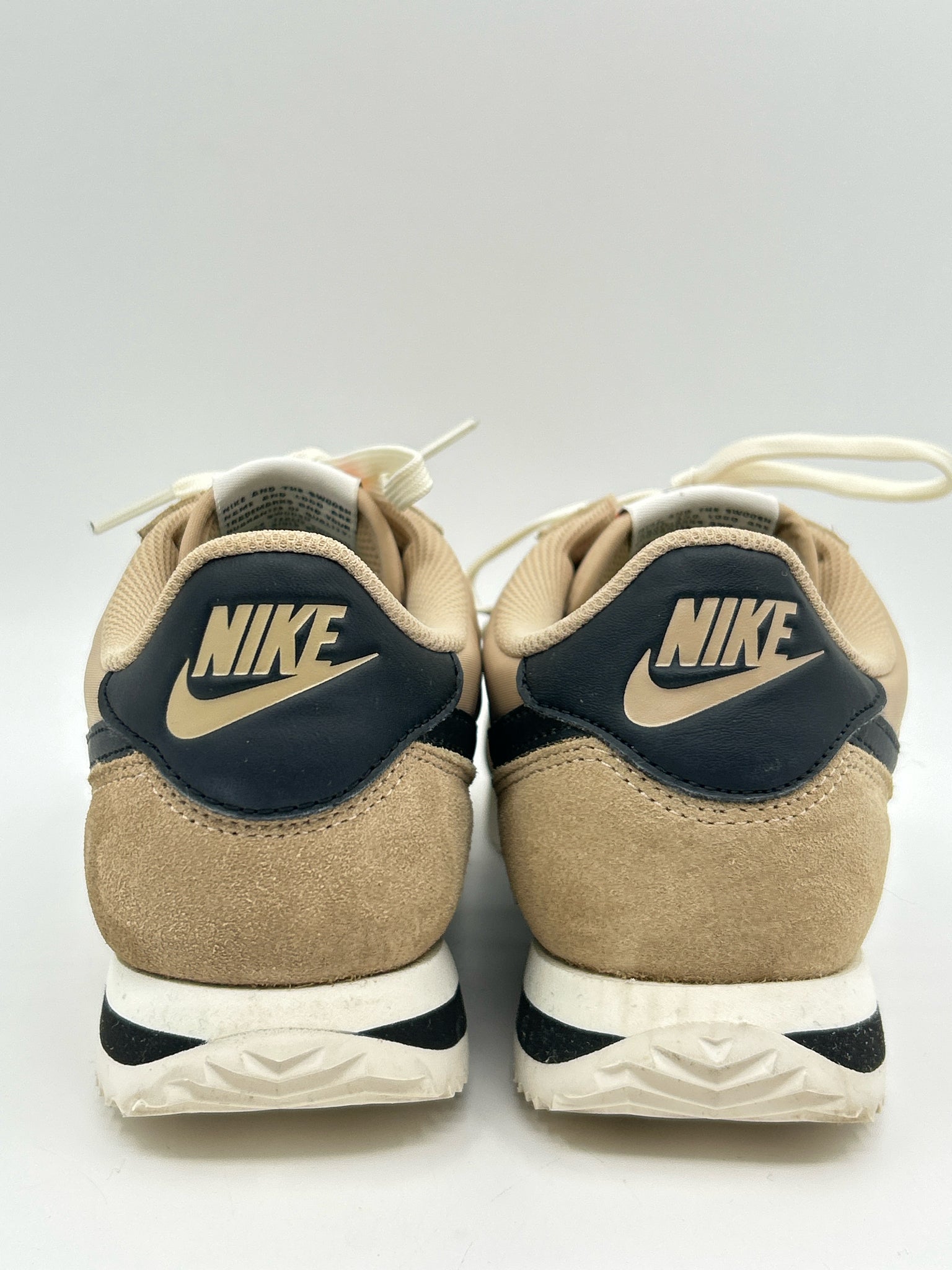 NIKE Size 8.5 BEIGE AND BLACK Women Sneakers