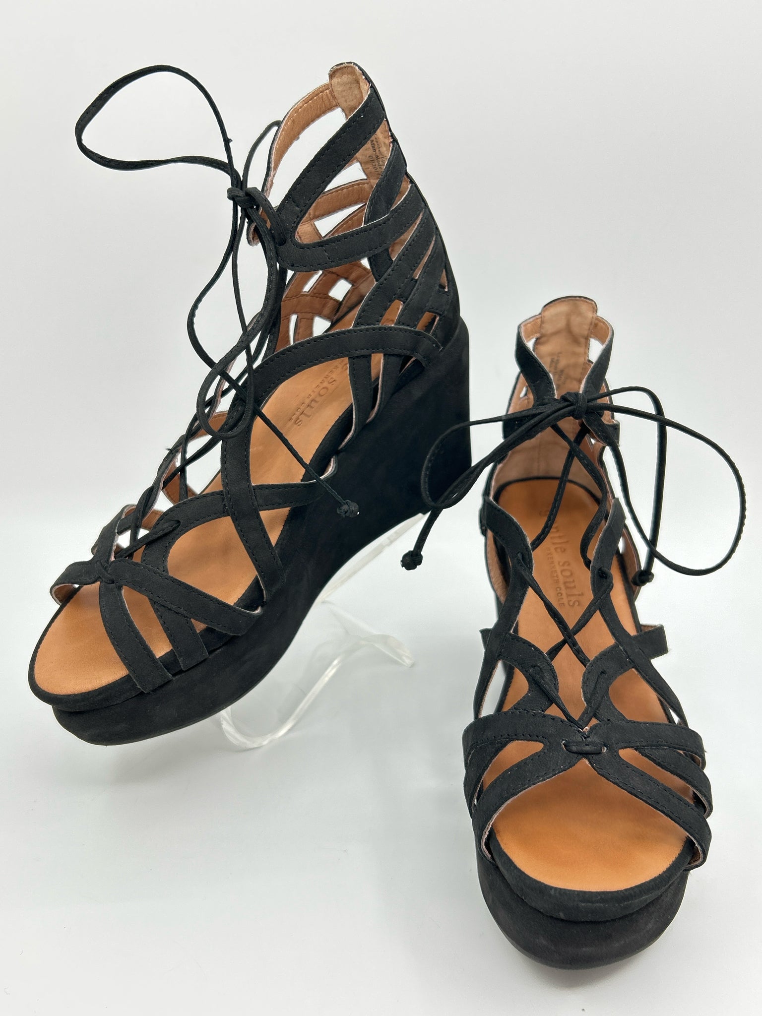 GENTLE SOULS Size 8M Black Women Sandal