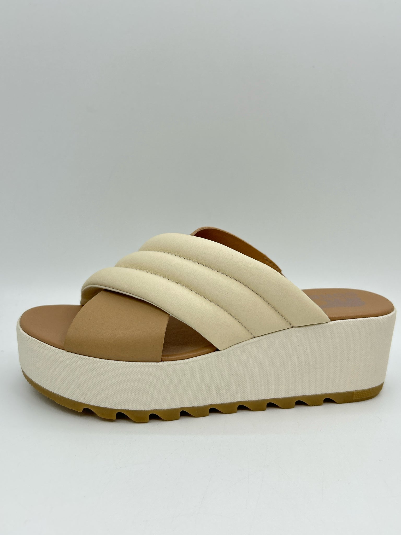 SOREL Size 8.5 Chalk and Beige Women Sandal