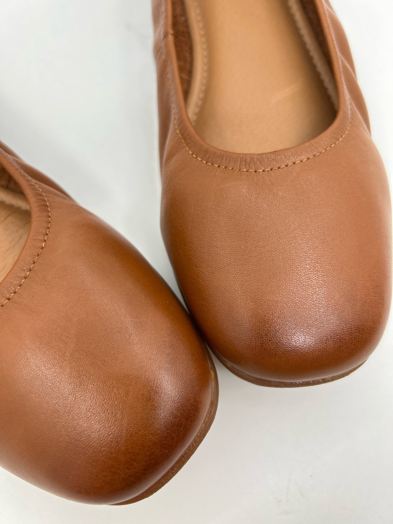 JOSEF SEIBEL Size 39 Tan Women Flats