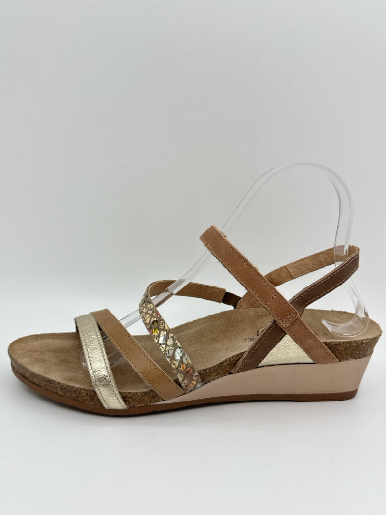 NAOT Size 41/10 Beige Women Sandal