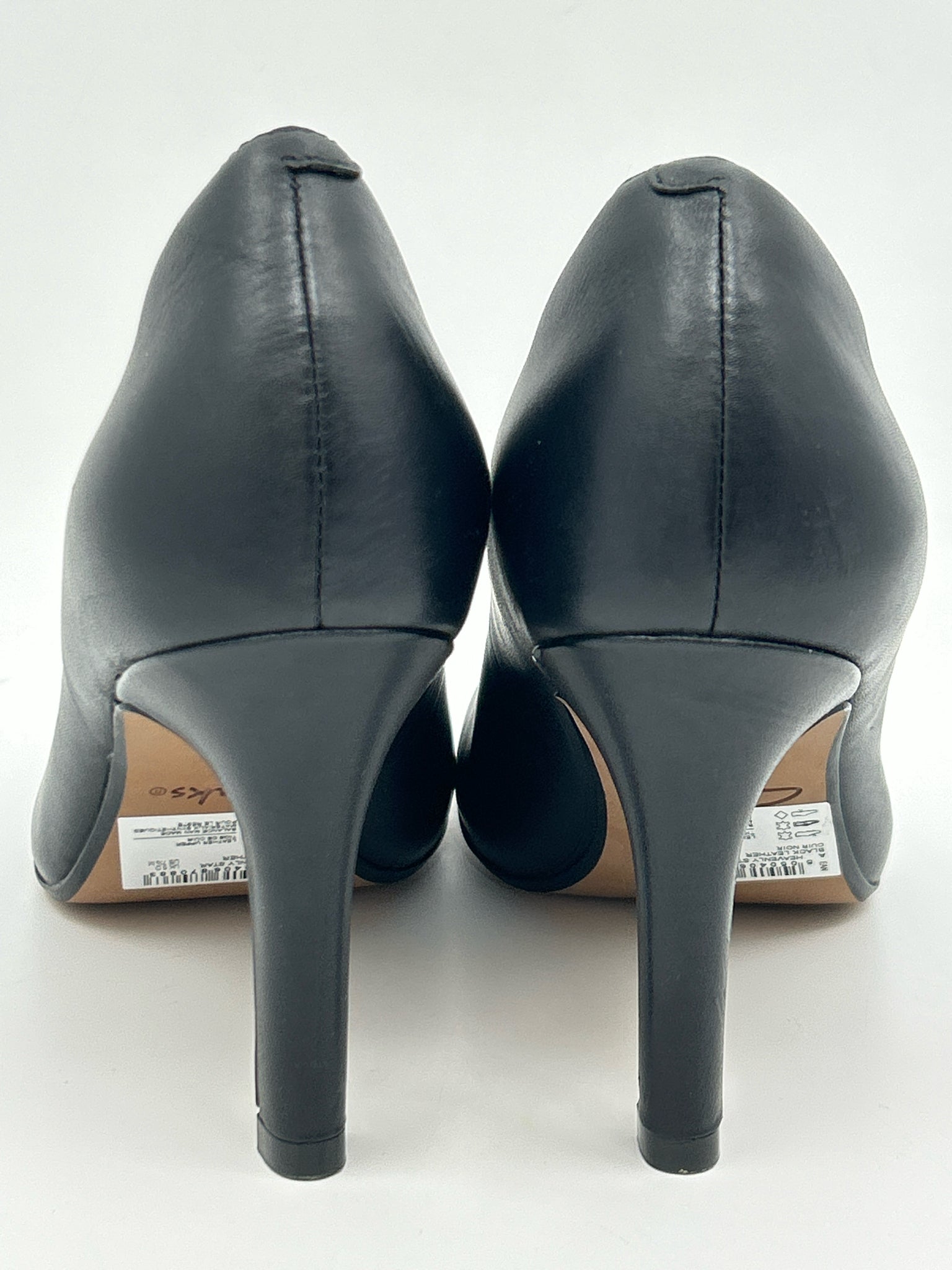CLARKS Size 7.5M Black Women Pumps