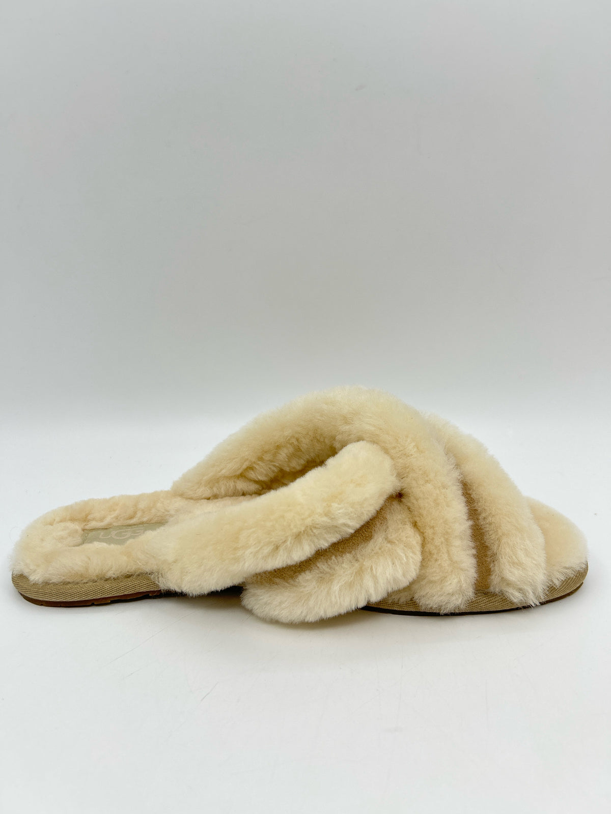 UGG NWOB Size 9 Cream Women Shoes