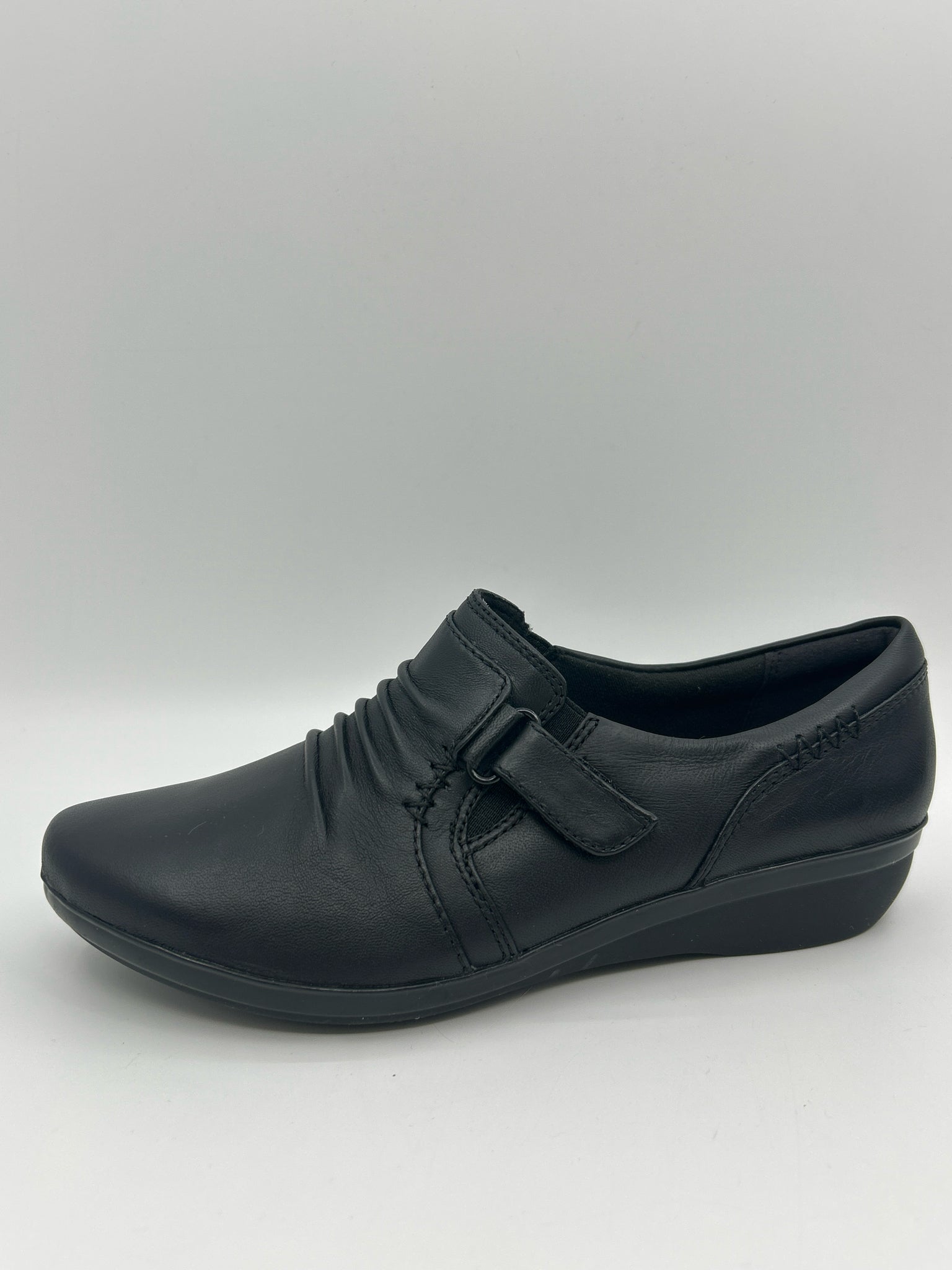 CLARKS Size 7 Black Women Shoes