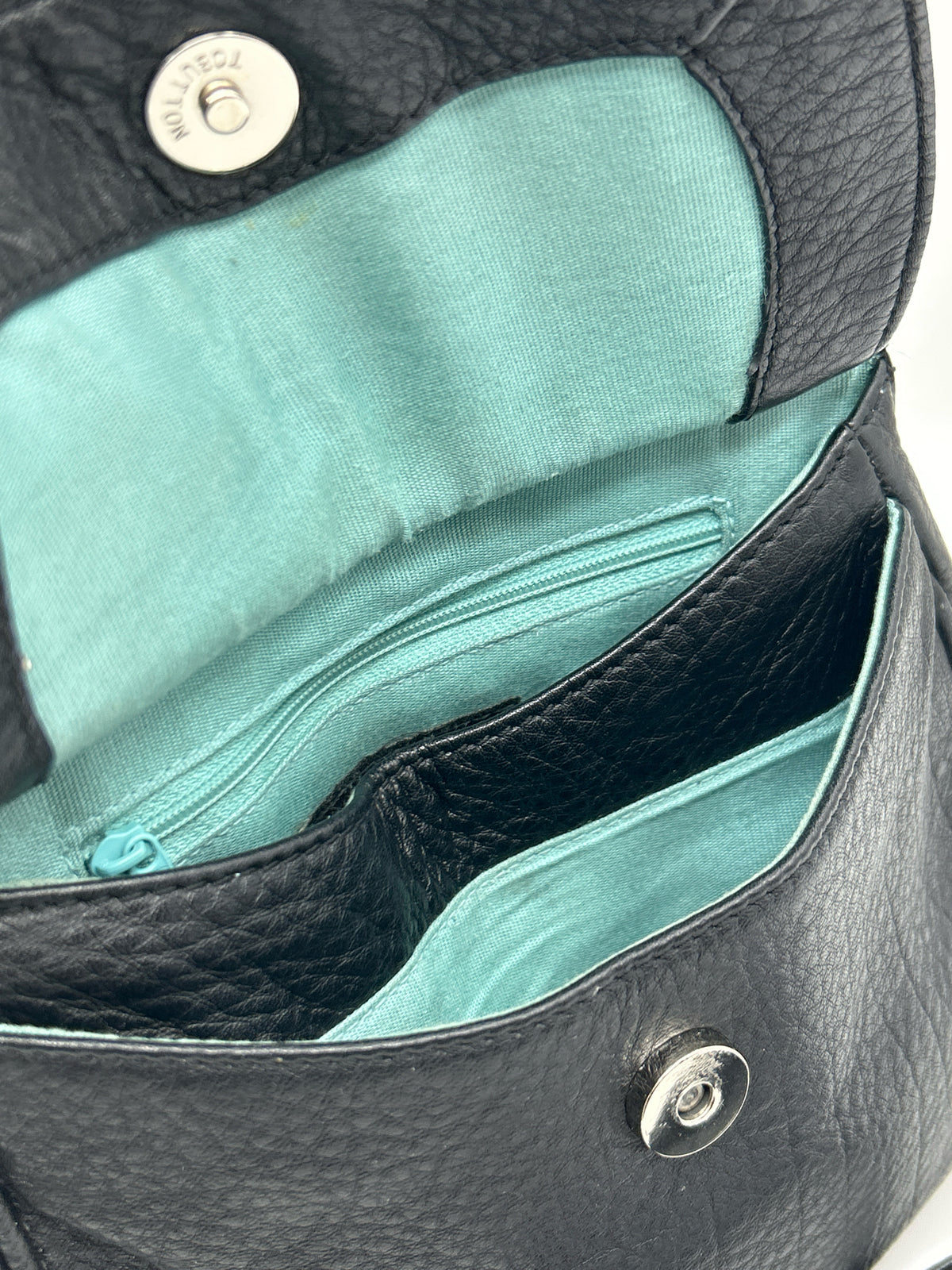 TRAVELSMITH Black Women Purse