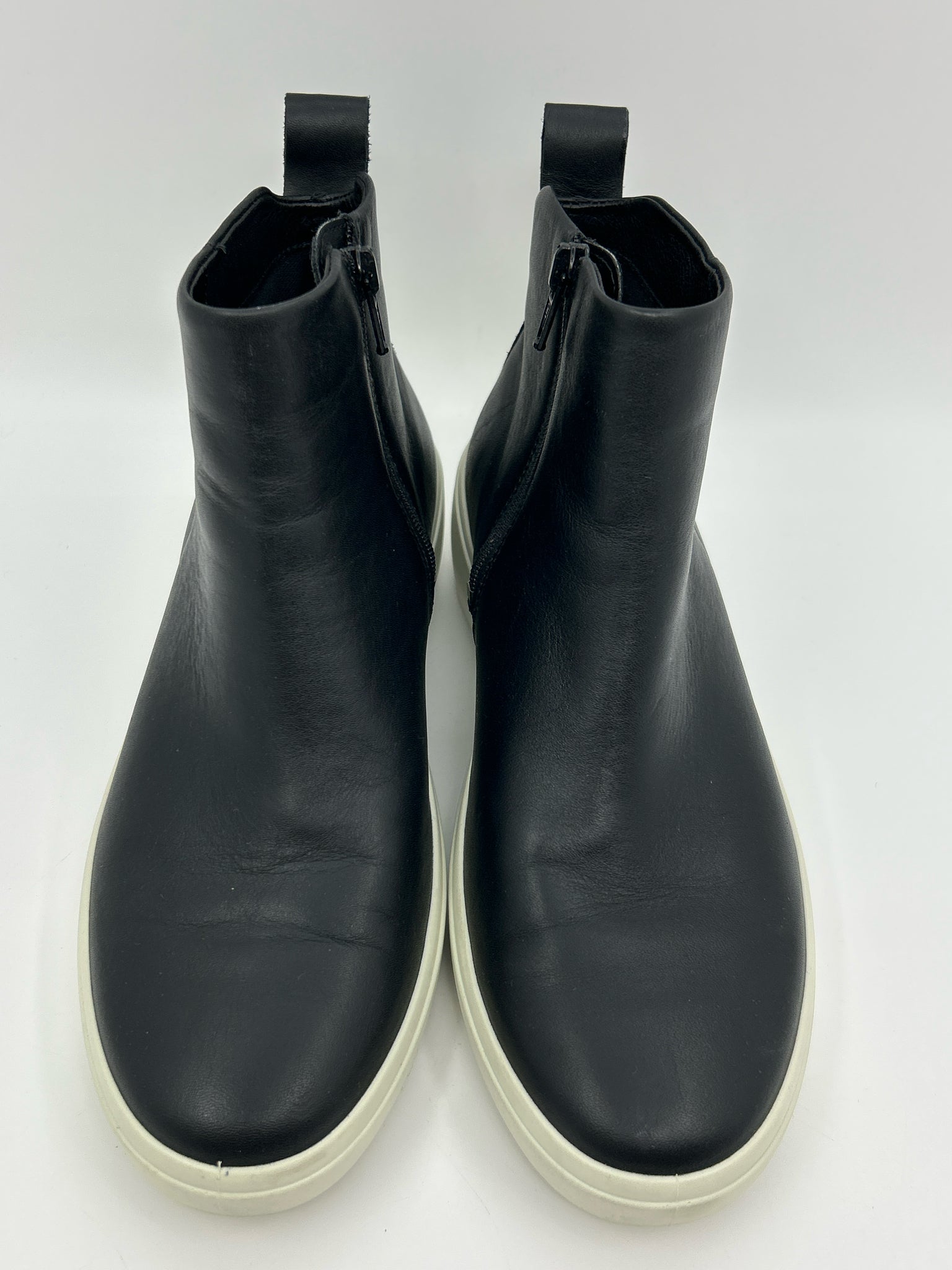 ECCO Size 39/8 Black Women Booties