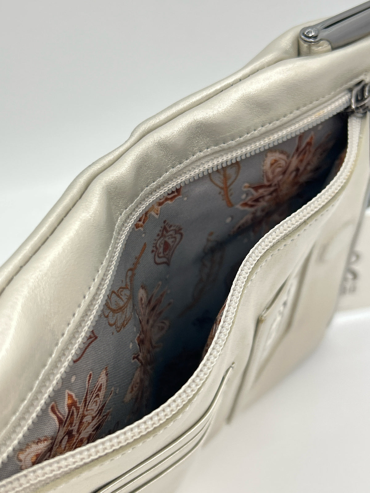 HOBO Opal Women Clutch