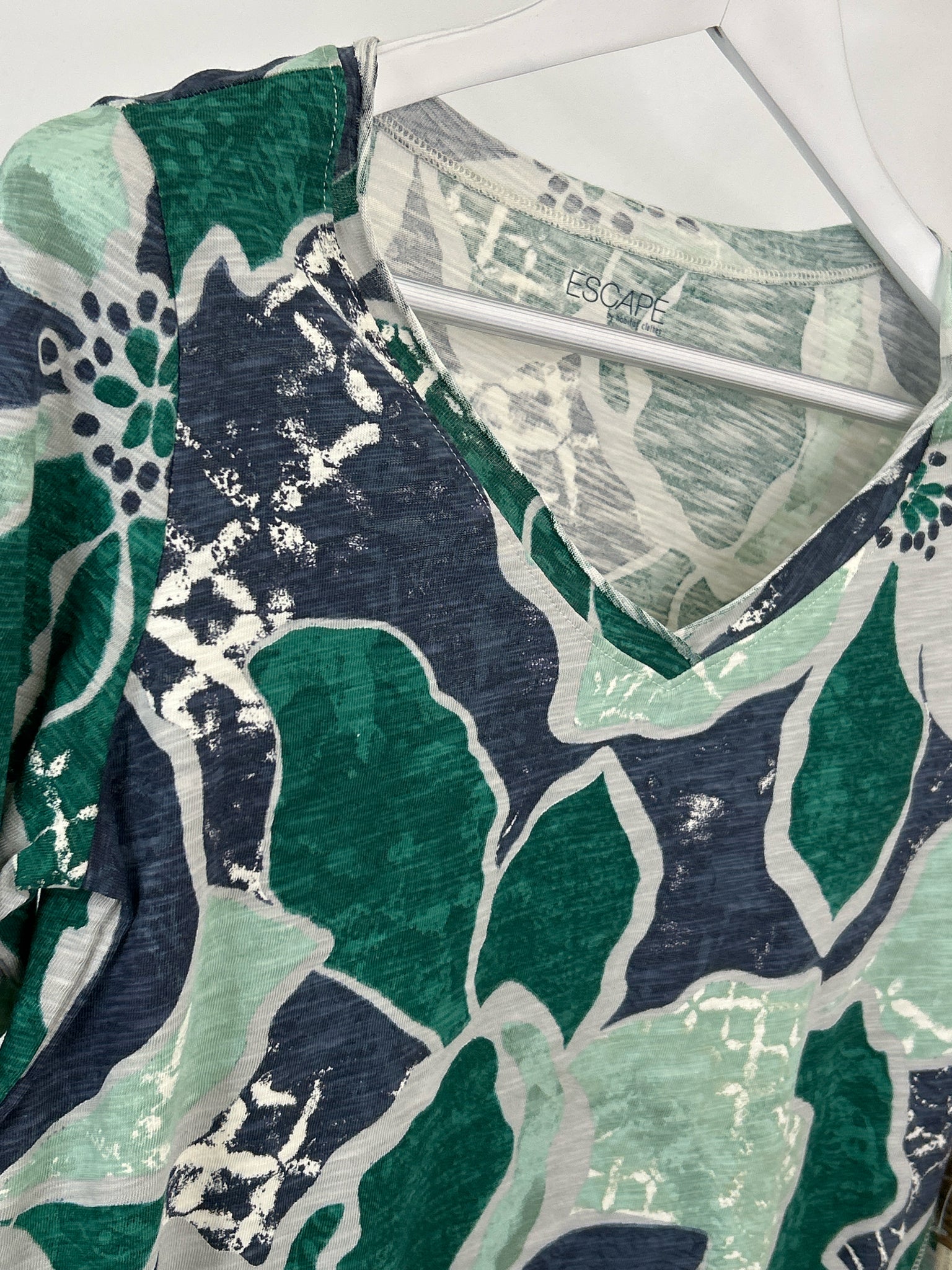 Escape by Habitat Clothes Size S Emerald Women T-shirt