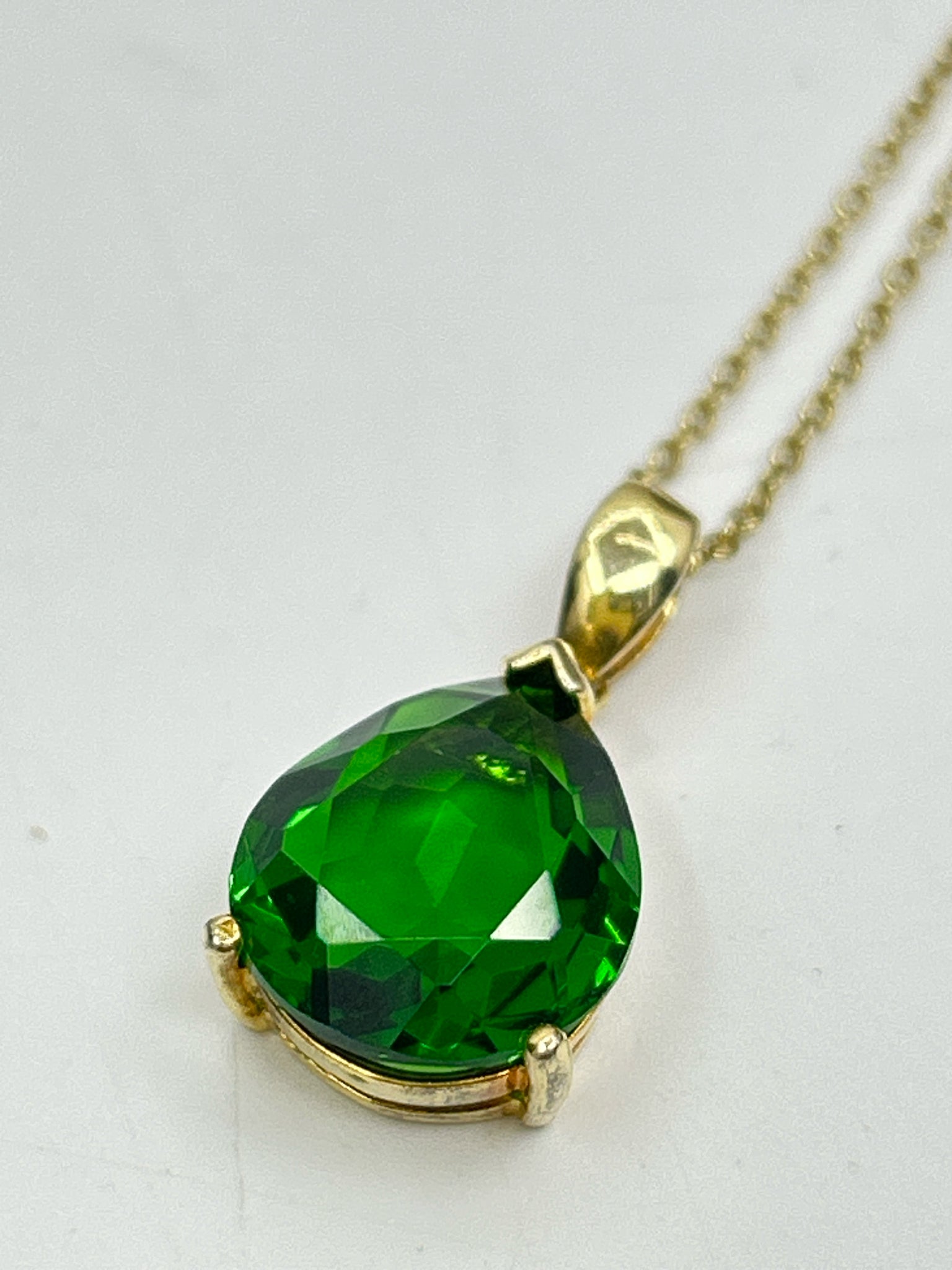 Stauer GOLD AND GREEN Necklace