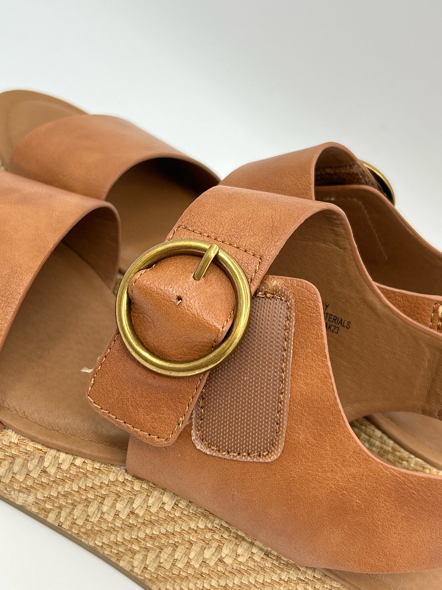 EURO SOFT Size 8M Tan Women Sandal