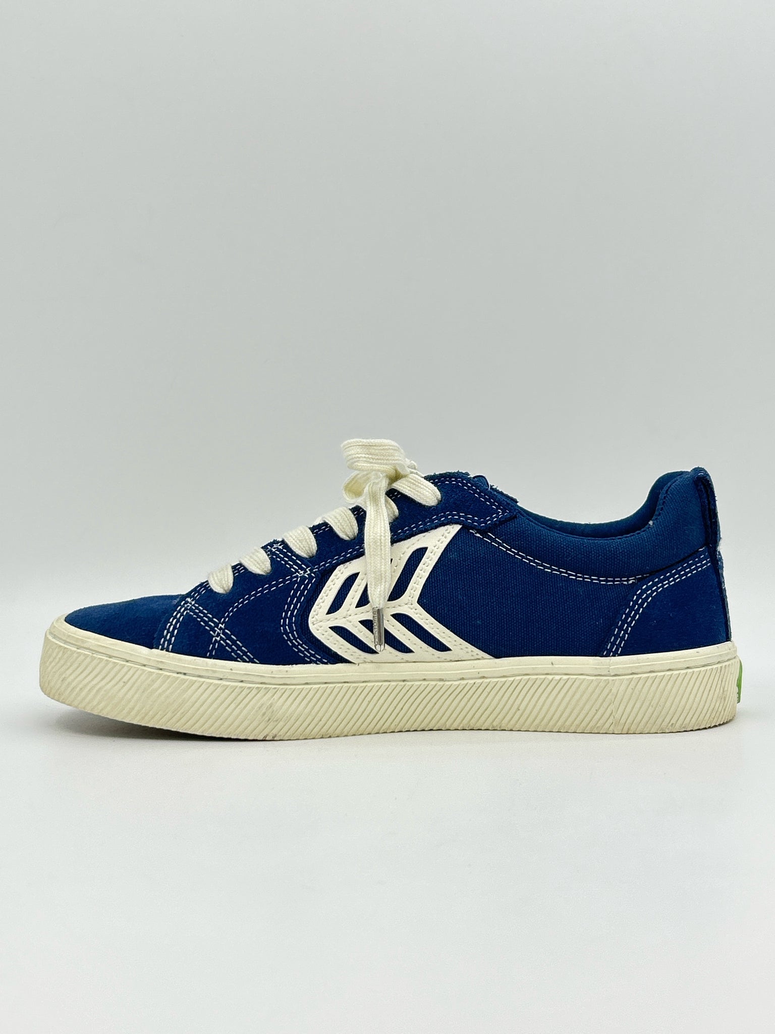 CARIUMA Size 8.5 Blue Women Sneakers