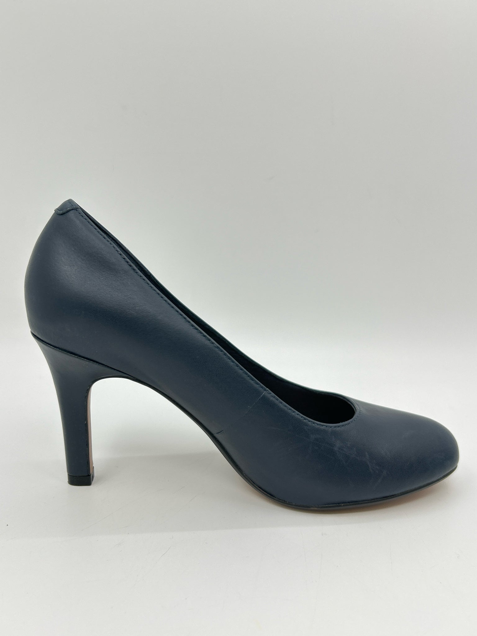 CLARKS Size 7.5M Navy Women Pumps