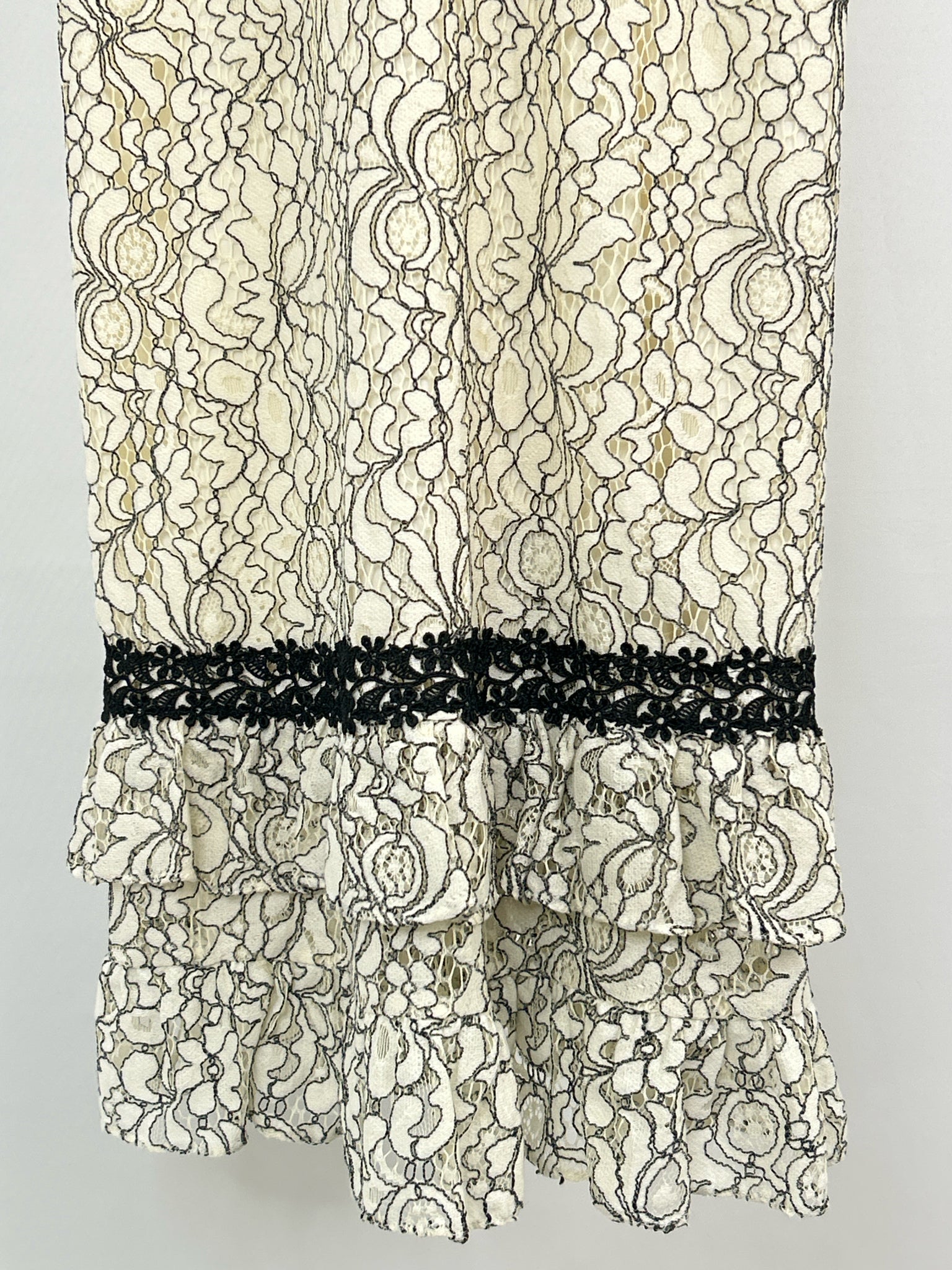 NANETTE LEPORE Size 8 CREAM & BLACK Women Dress