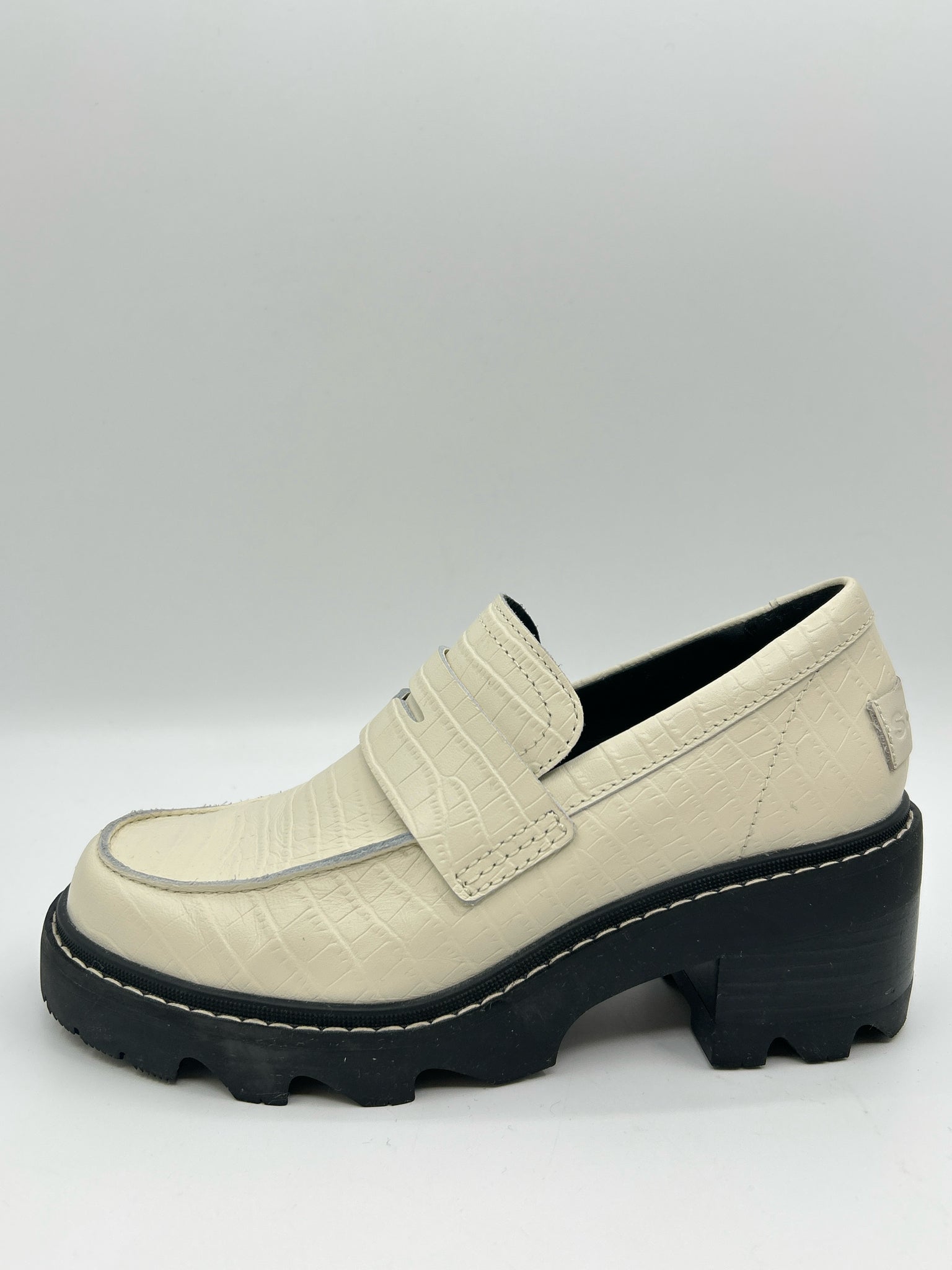 SOREL Size 7.5 Chalk Women Loafer