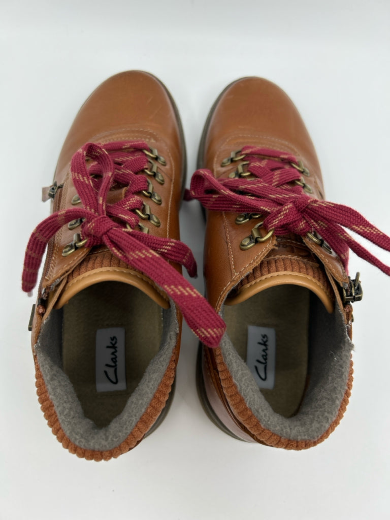 CLARKS Women Size 7.5M Brown Booties