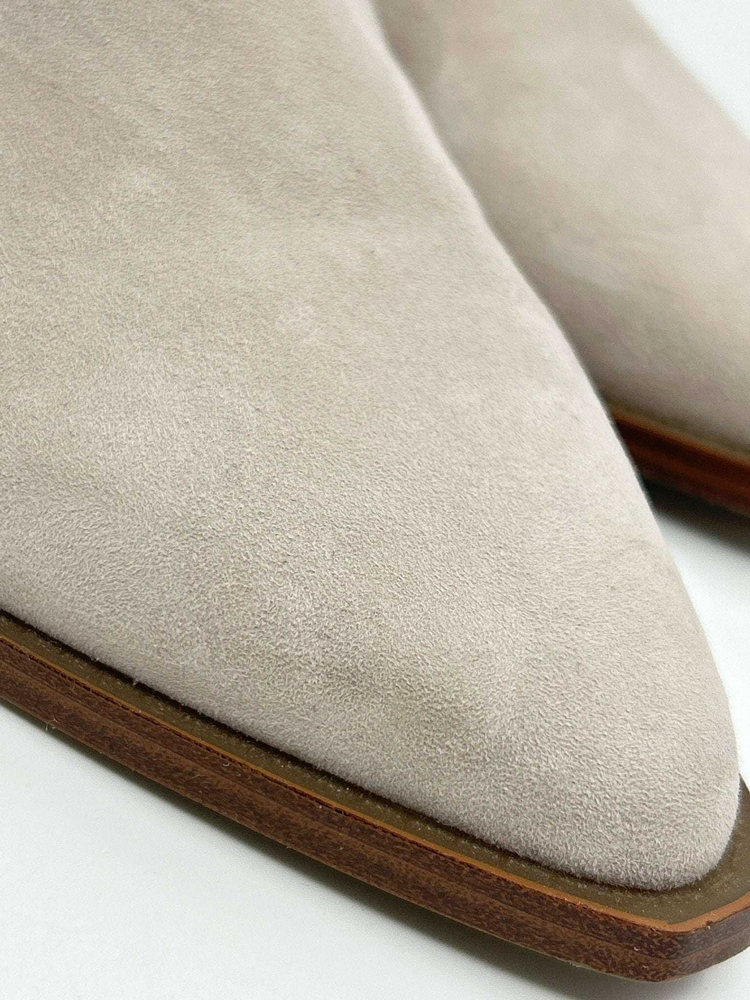 MARC FISHER Size 9.5M Oatmeal Women Booties