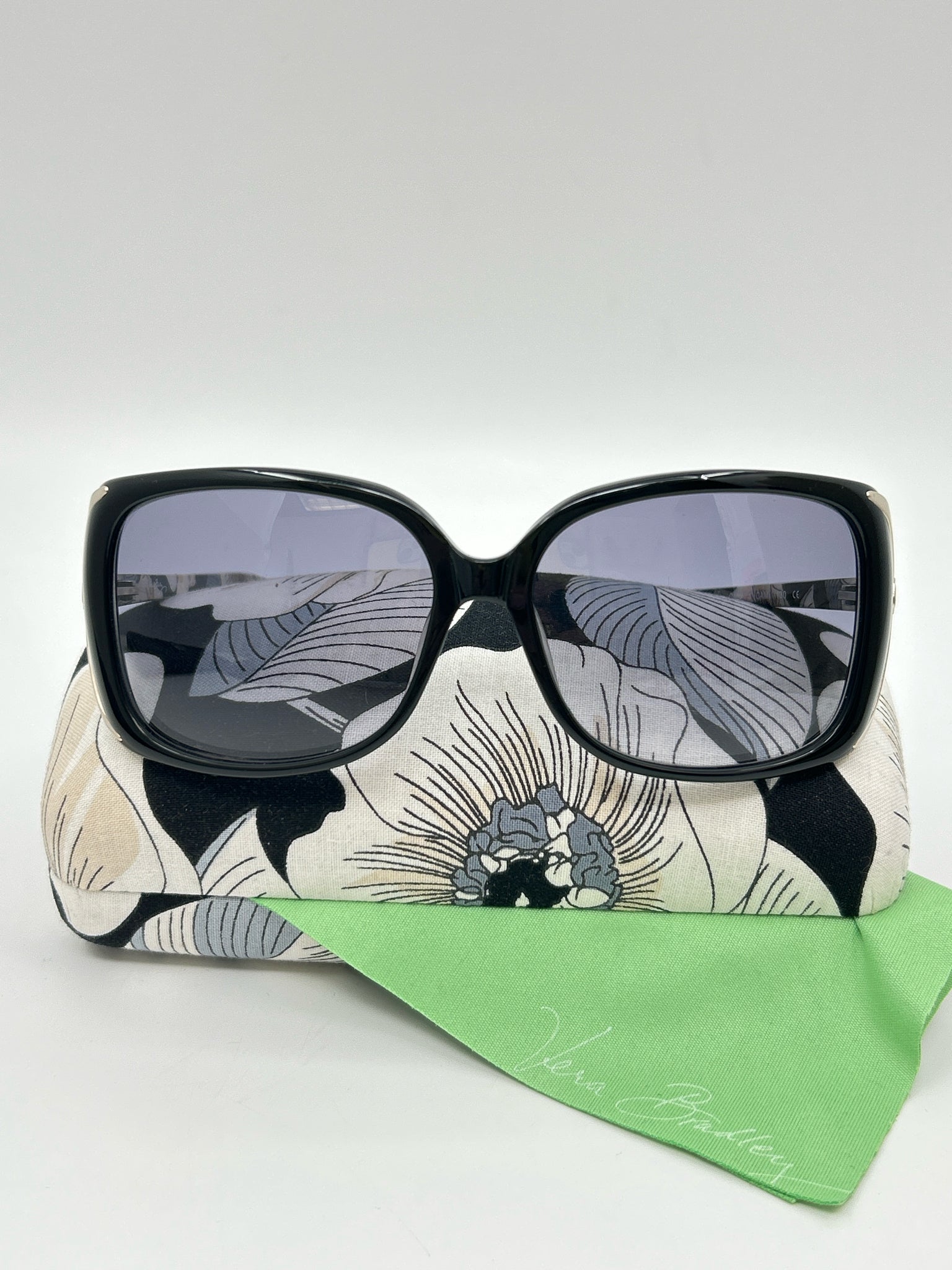 VERA BRADLEY Black Sunglasses