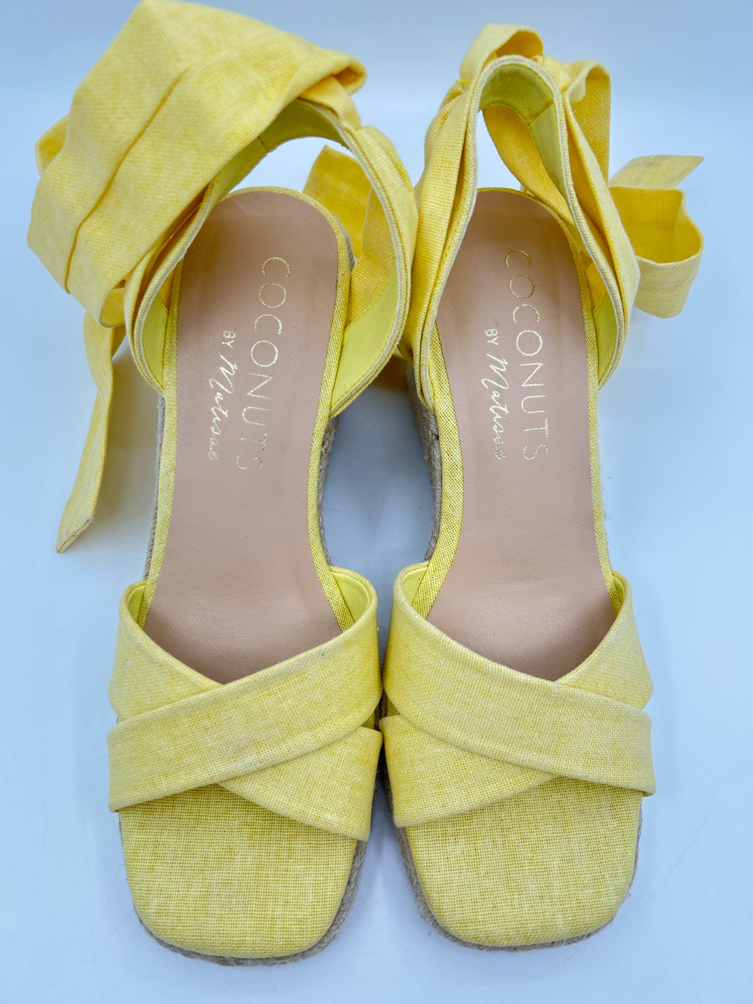 COCONUTS Size 8M Yellow Women Sandal