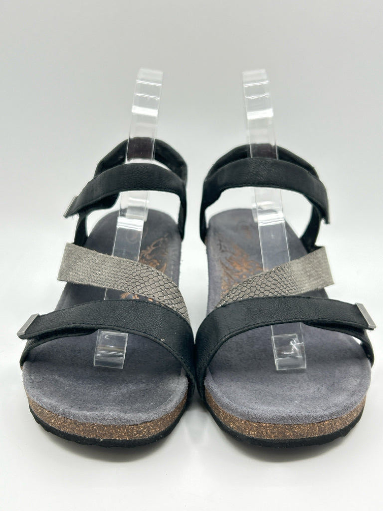AETREX Size 10 Black Women's Sandal