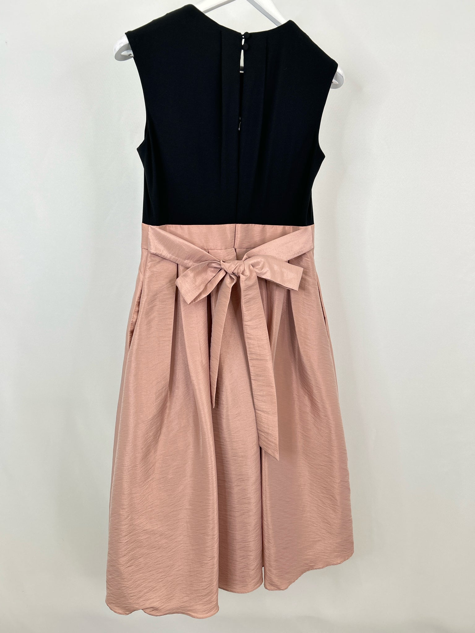 SLNY Size 8 BLACK AND PINK Women Dress