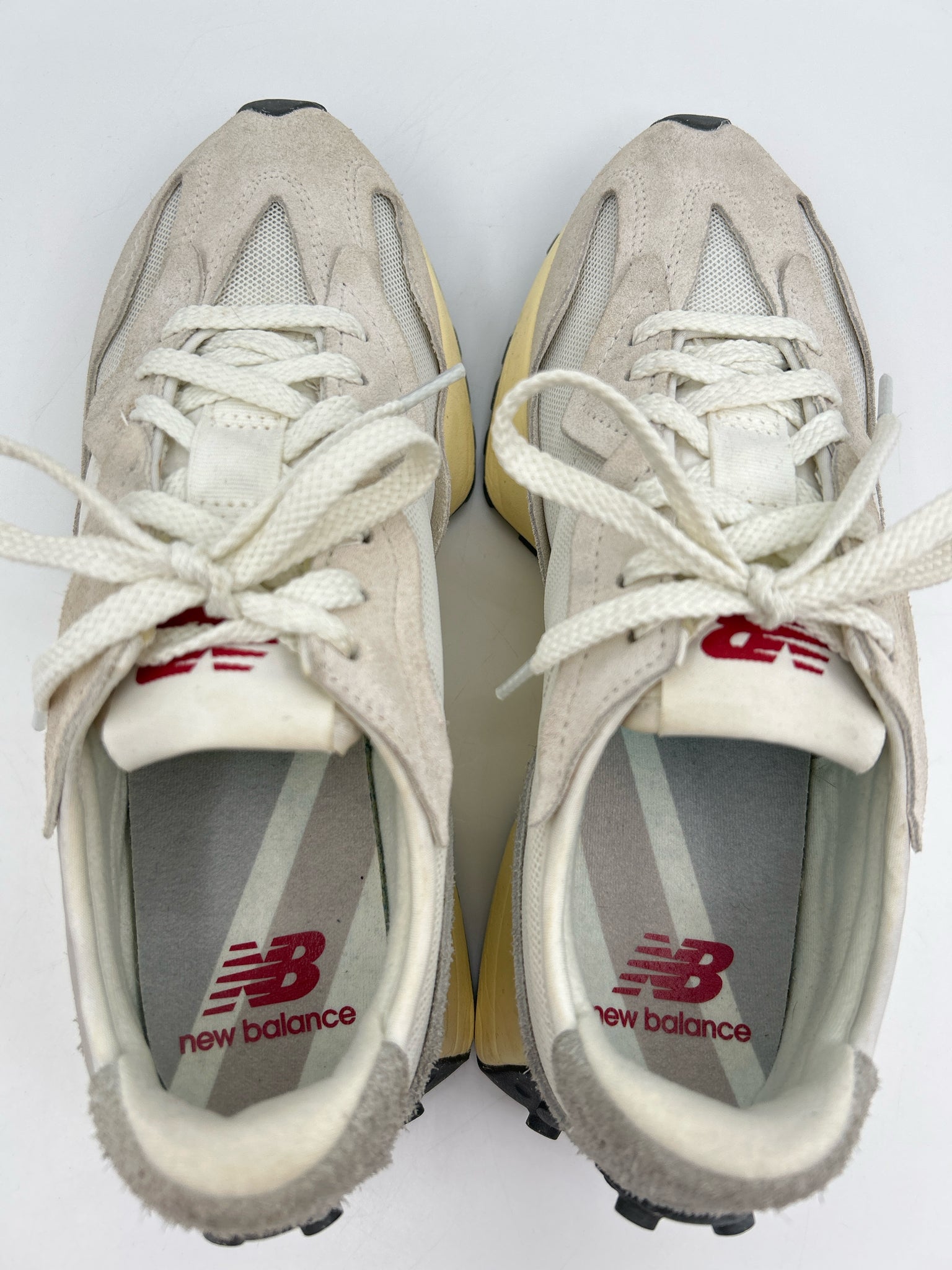 NEW BALANCE Size 7M Grey and white Women Sneakers
