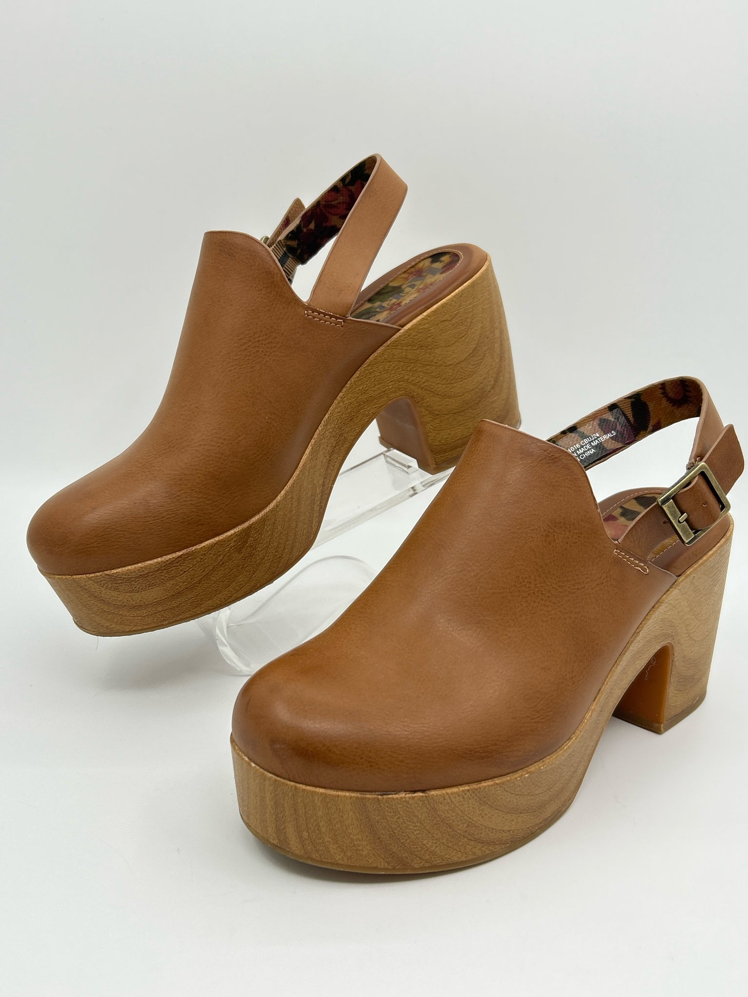 Korks Size 8 Tan Women Pumps