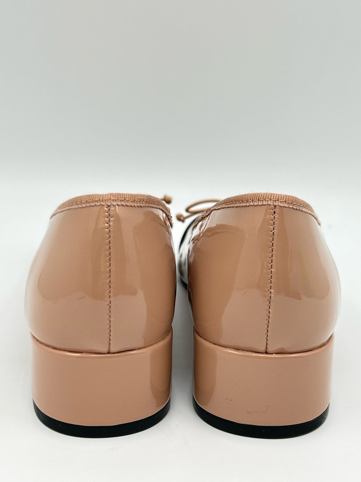 STEVE MADDEN Size 8M Beige & Black Women Pumps