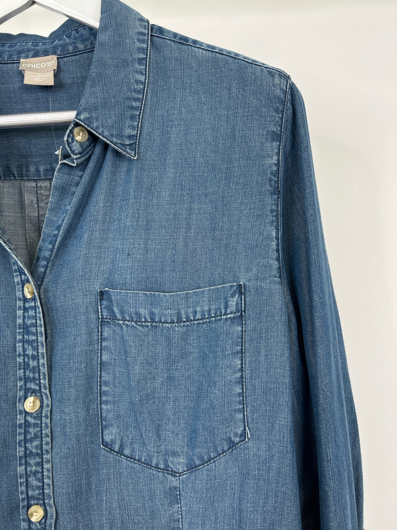 CHICO'S Size 12/14 indigo Women Shirt
