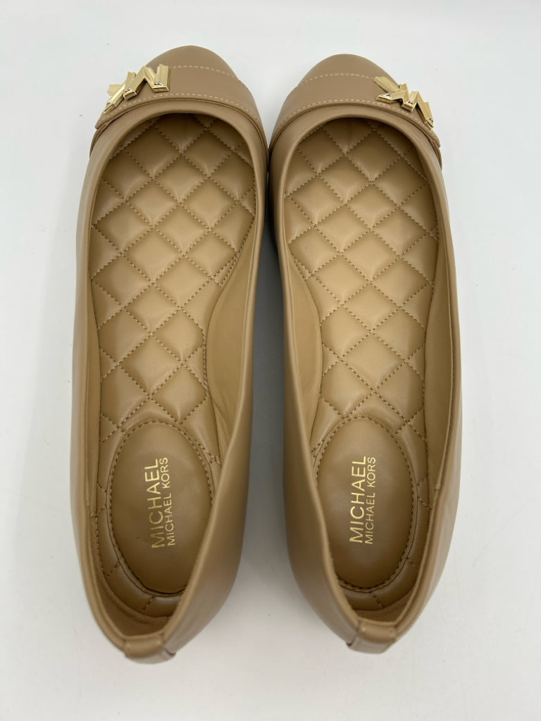 MICHAEL MICHAEL KORS Women Size 9M Camel Flats