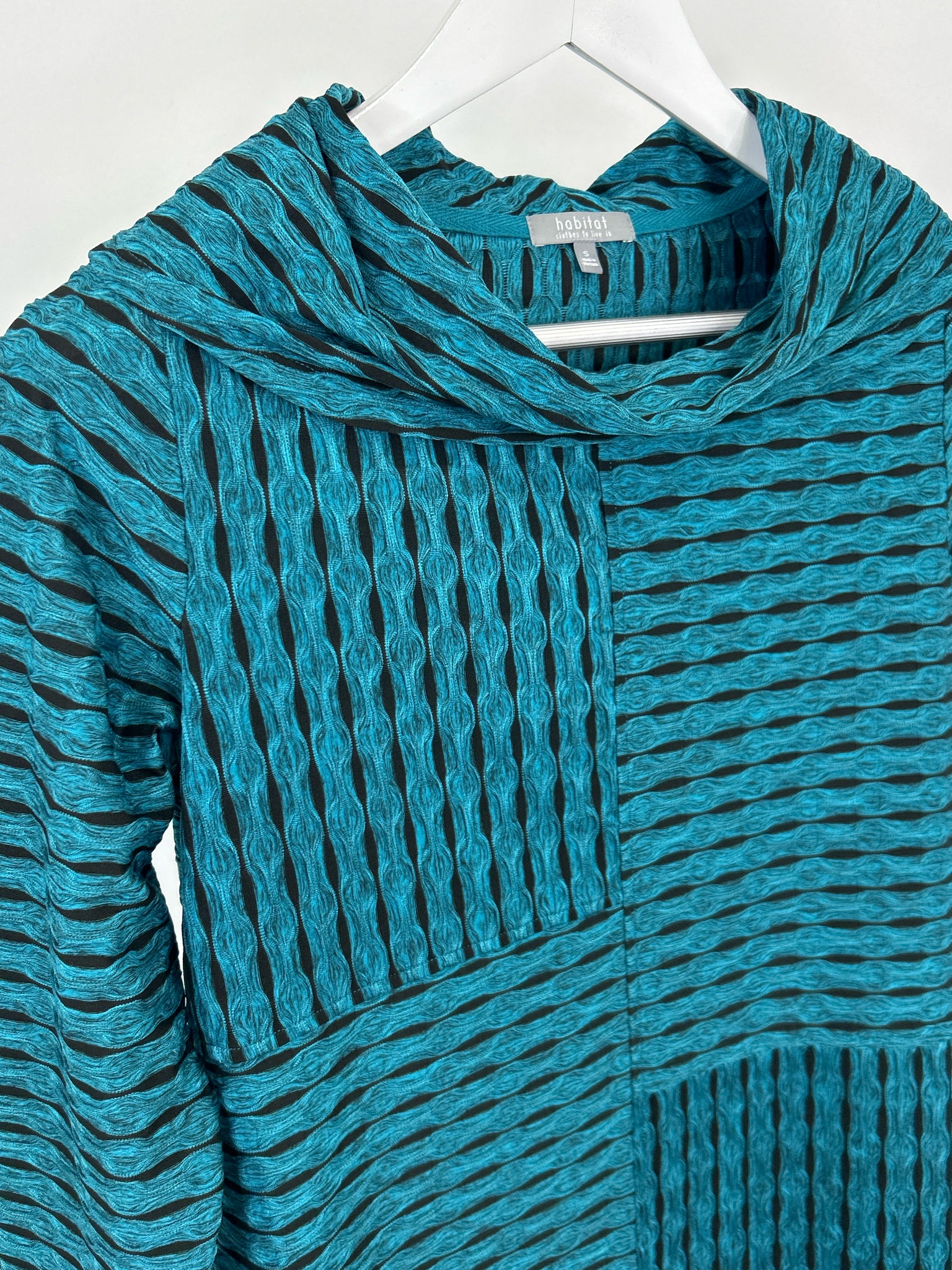 HABITAT Size S Teal and Black Women Top NWT