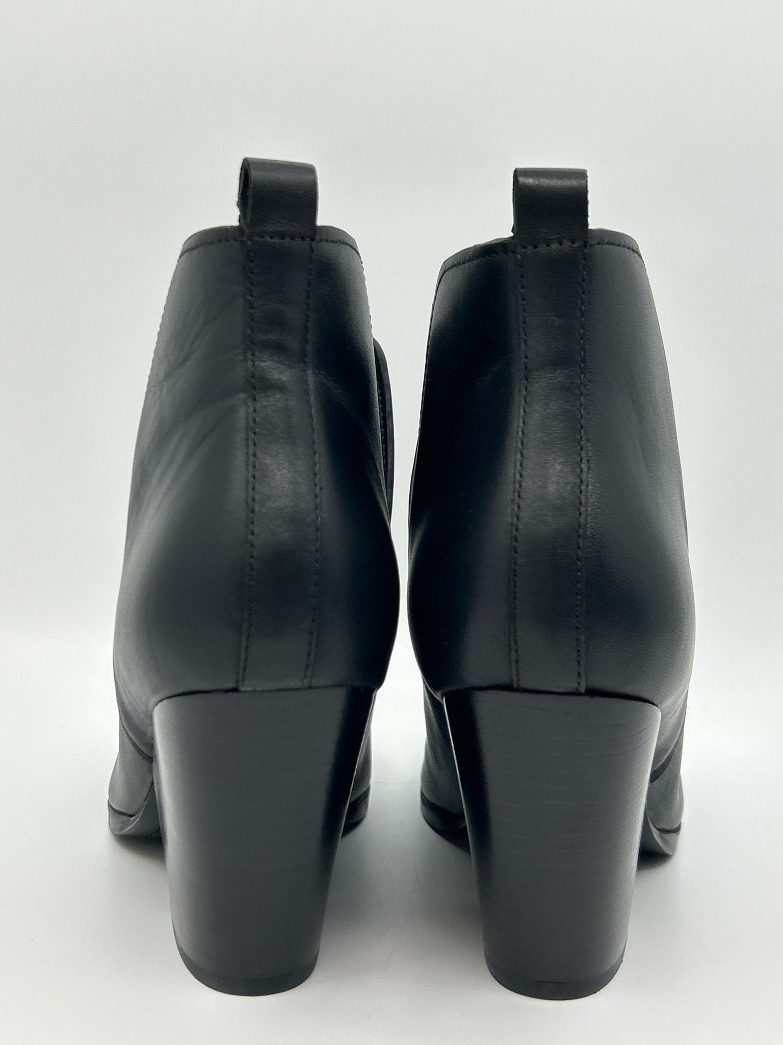 MARC FISHER Size 11M Black Women Booties