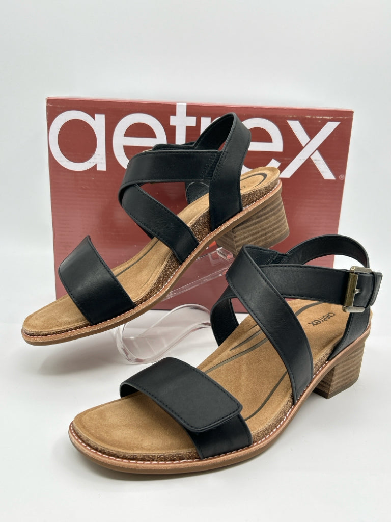 AETREX Size 8.5 Black Women's Sandal
