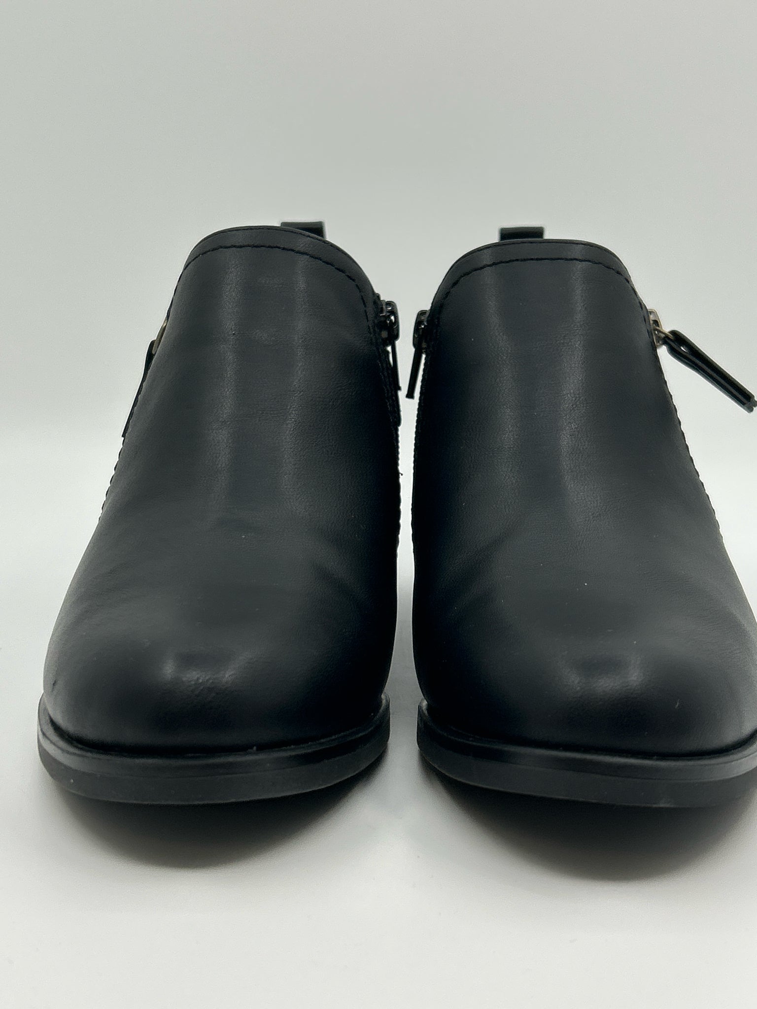 WHITE MOUNTAIN Size 9W Black Women Booties