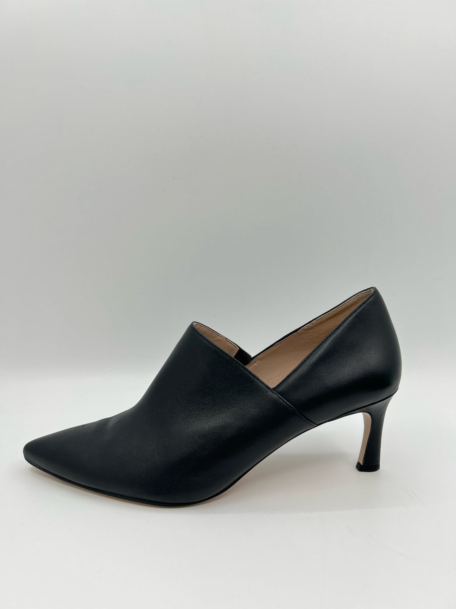 27 EDIT Size 8.5 Black Women Pumps