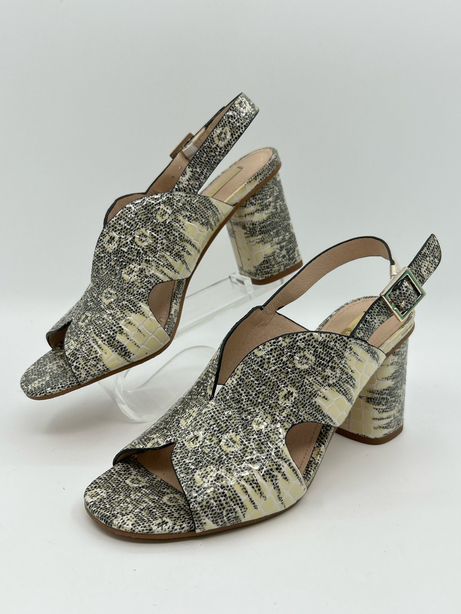 LOUISE ET CIE Size 7.5M CREAM AND BLACK Women Sandal