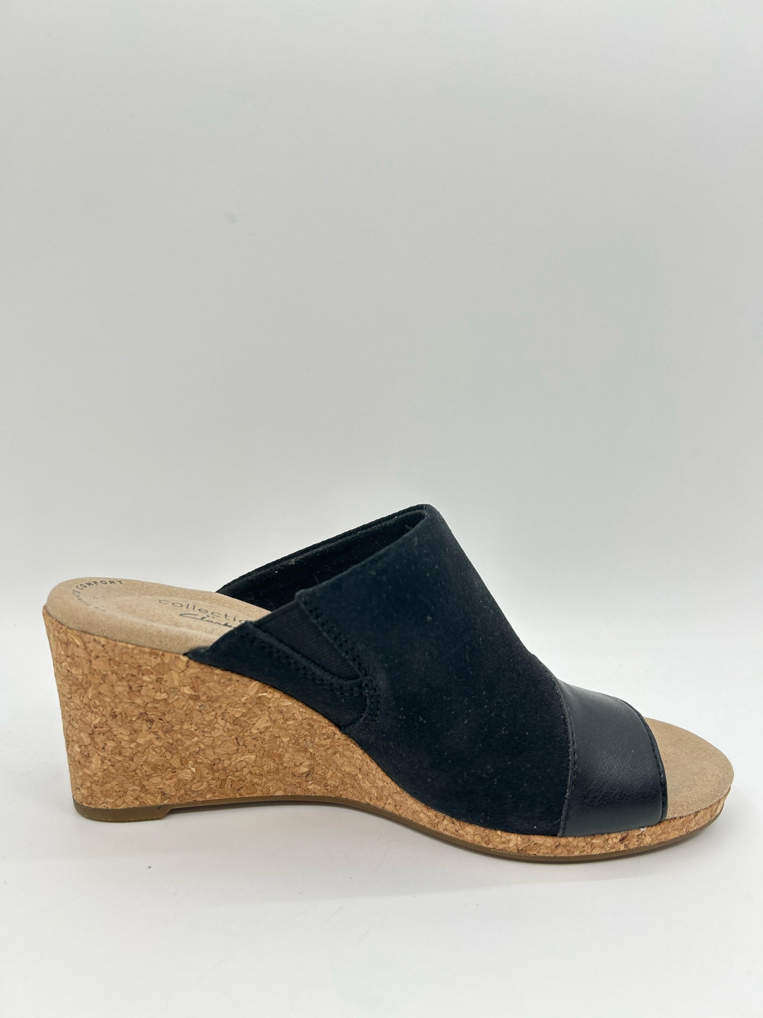 CLARKS Size 6.5M Black Women Sandal