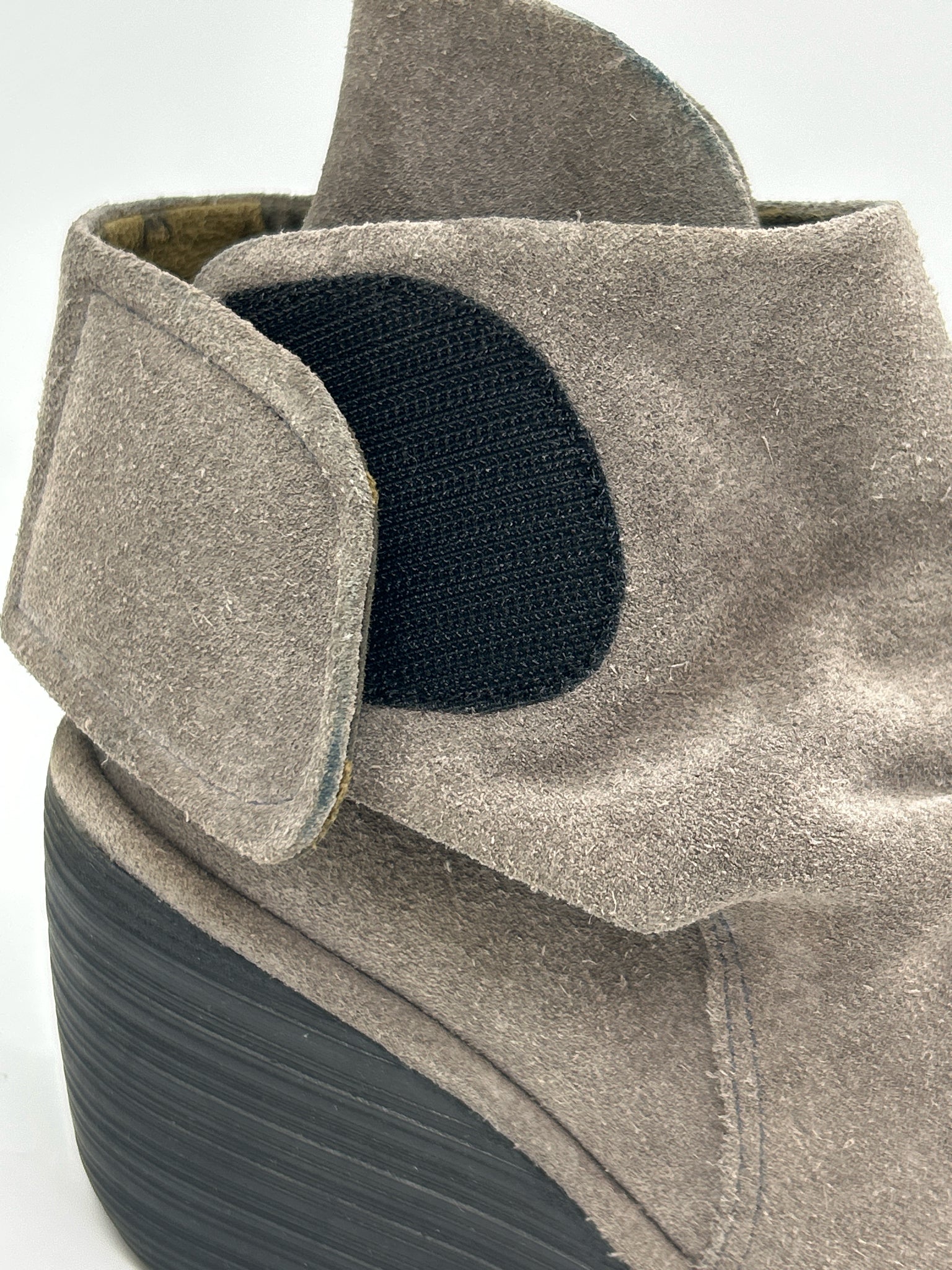 FLY LONDON Size 38 GRAY AND BLACK Women Booties