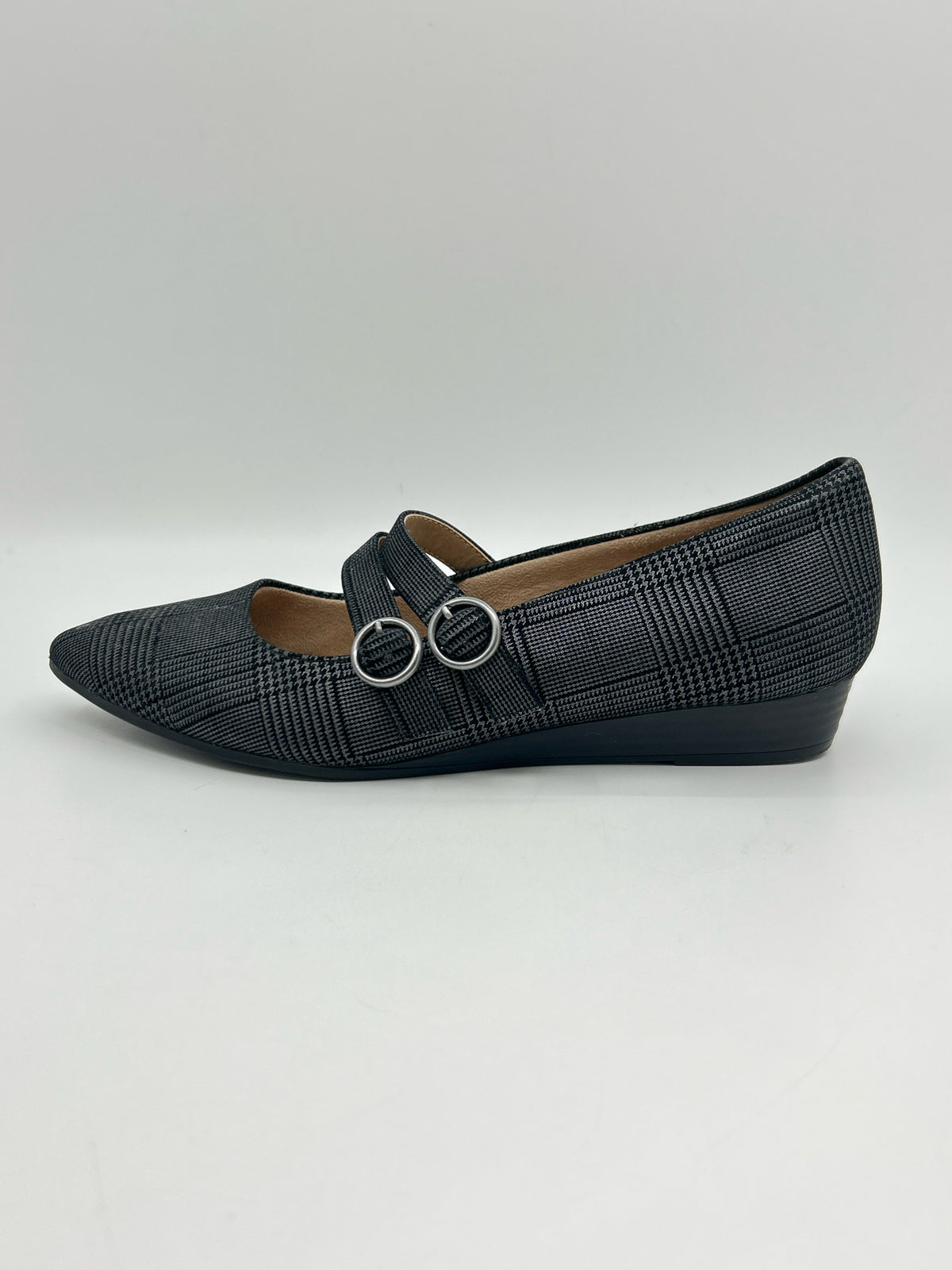 NATURALIZER Size 9M Grey Women Flats