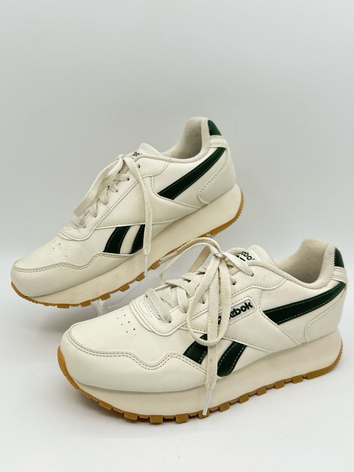 REEBOK Size 8.5 IVORY AND GREEN Women Sneakers