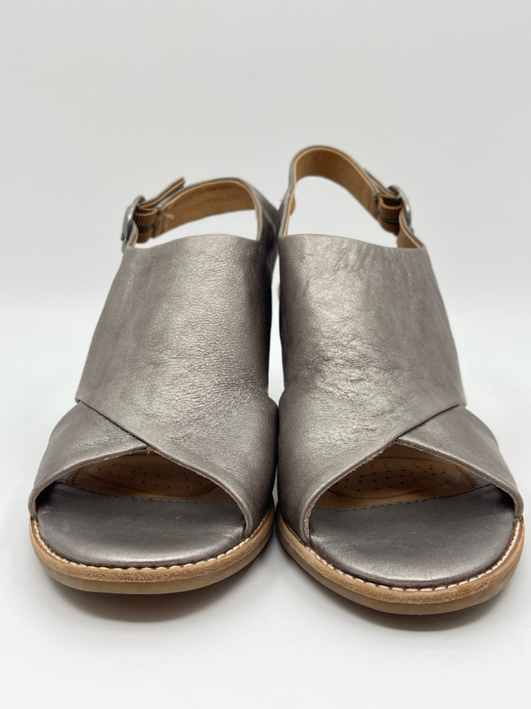 SOFFT Women Size 8.5M Pewter Booties