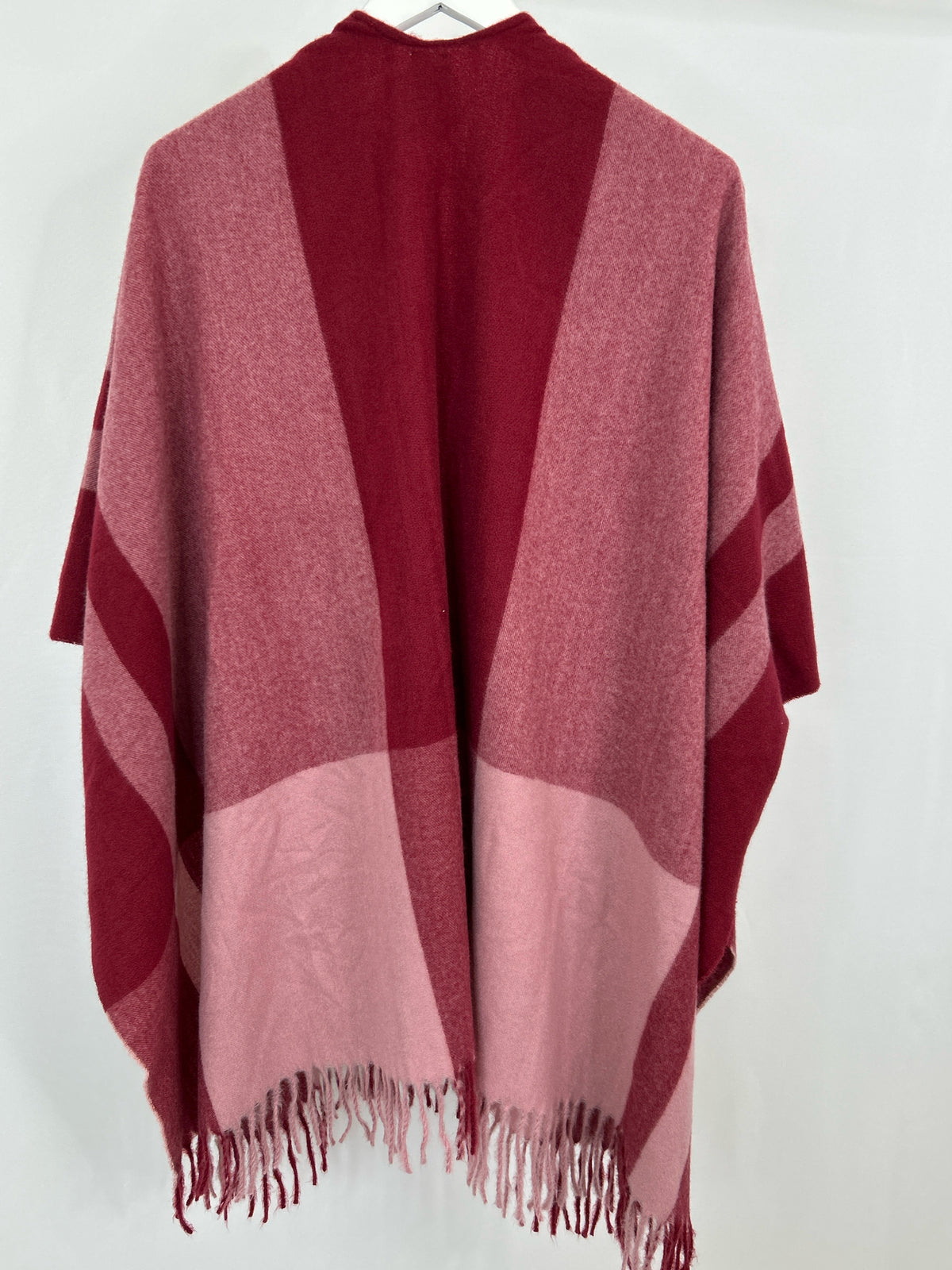 VINCE CAMUTO NWT Size One Size WINE Women Wrap